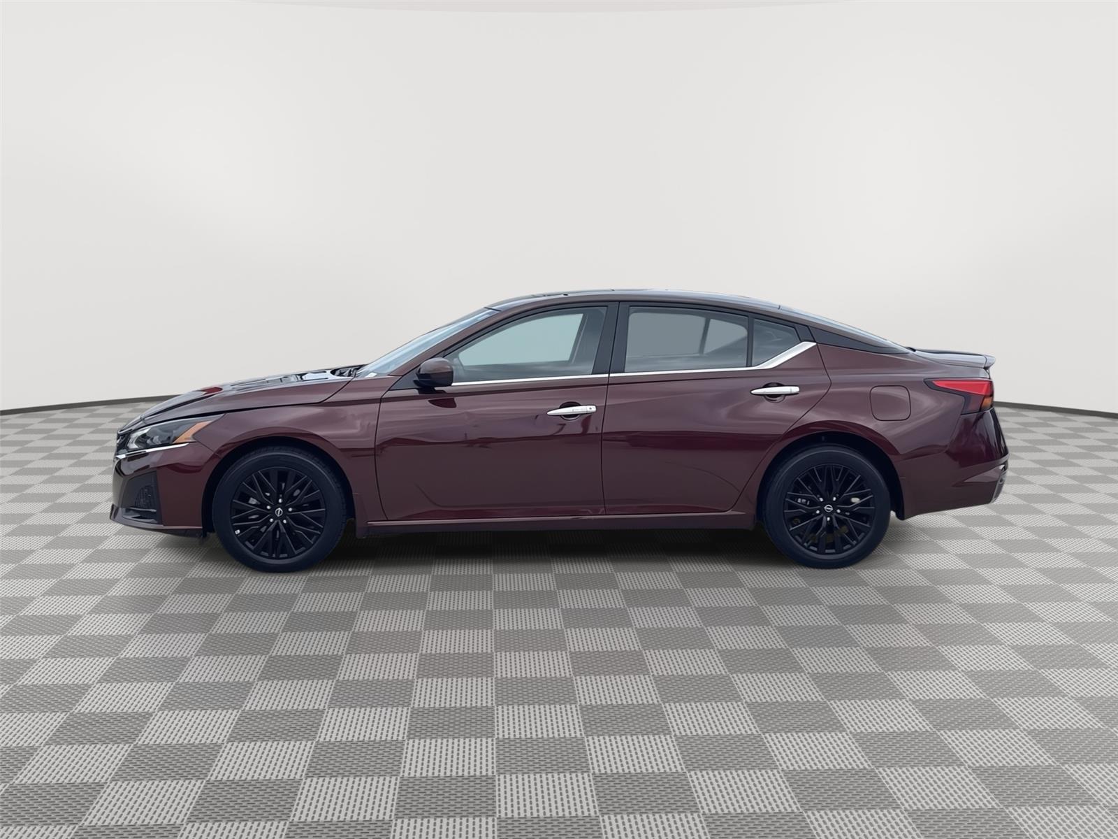 Vehicle photo 2