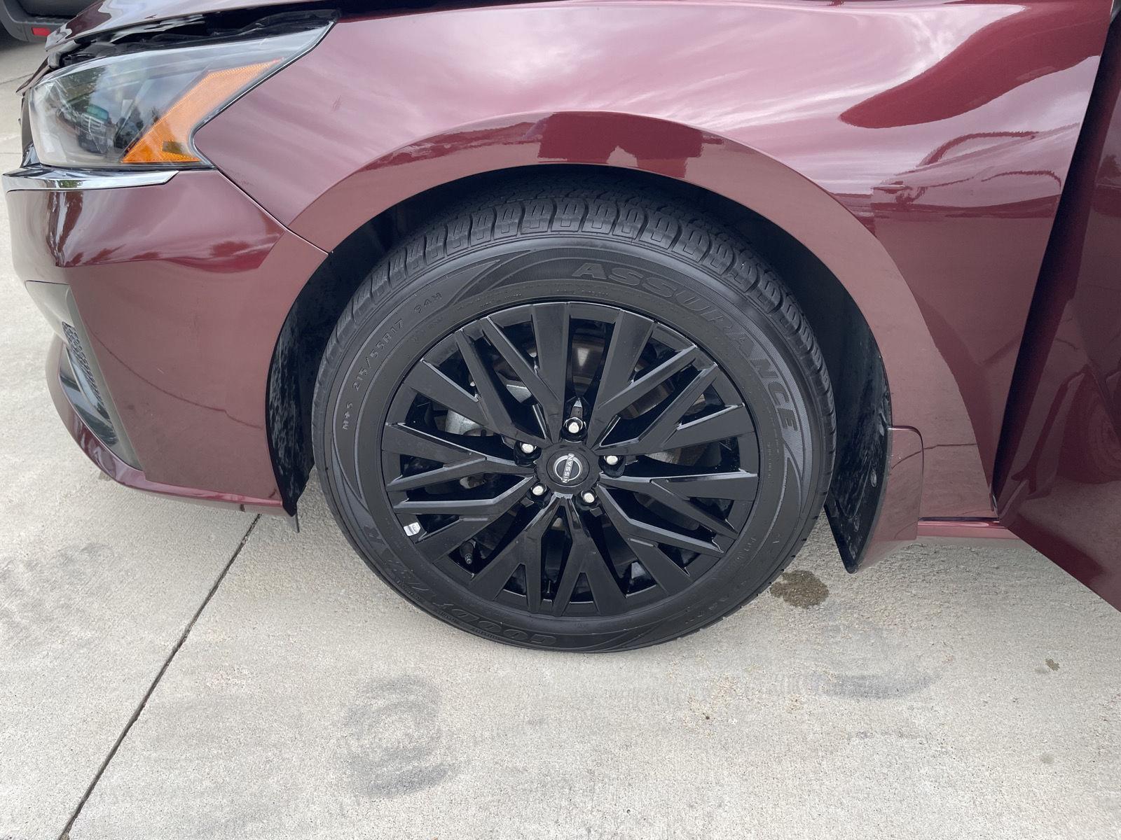 Vehicle photo 10