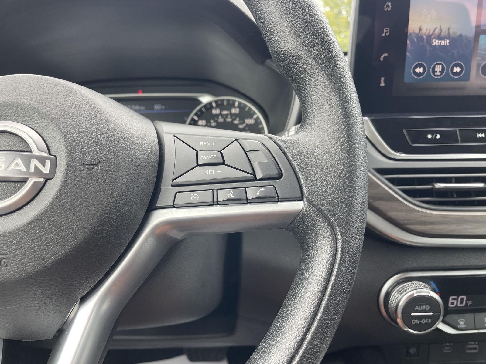 Vehicle photo 14