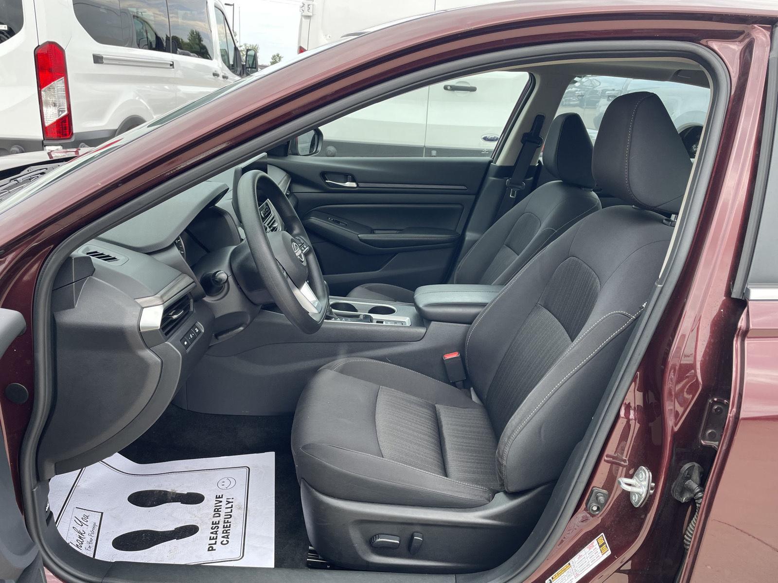 Vehicle photo 17