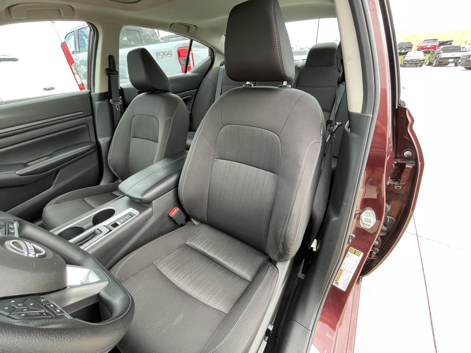 Vehicle photo 18