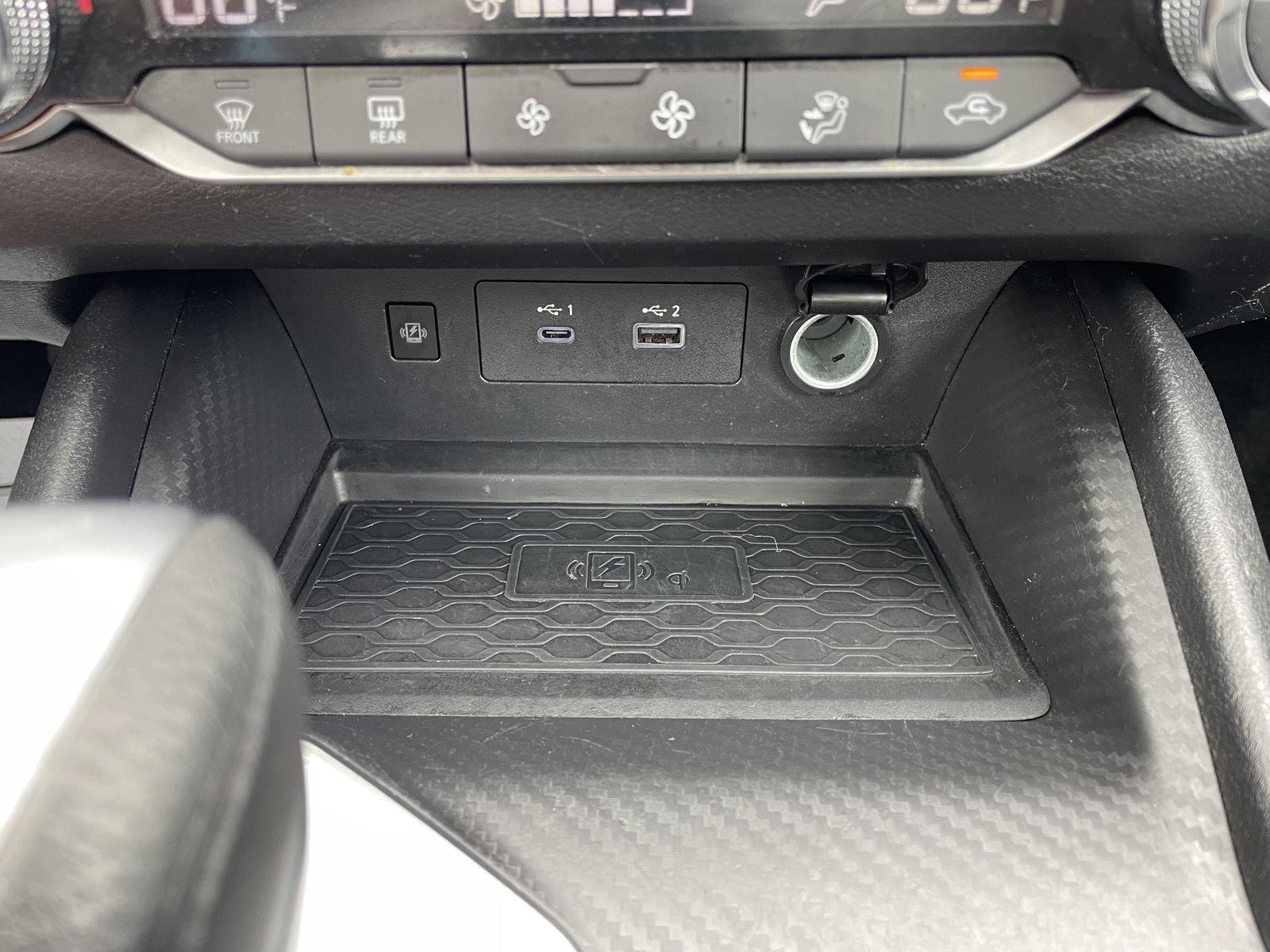 Vehicle photo 27