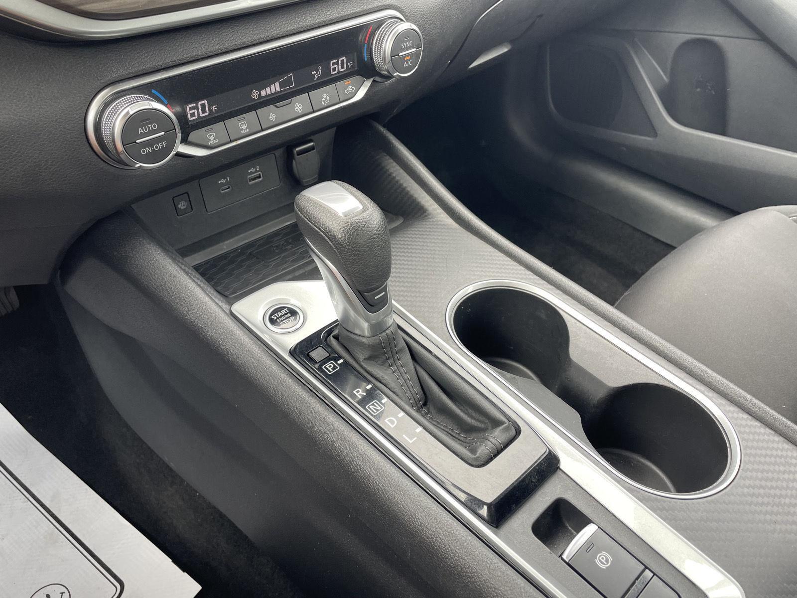 Vehicle photo 29