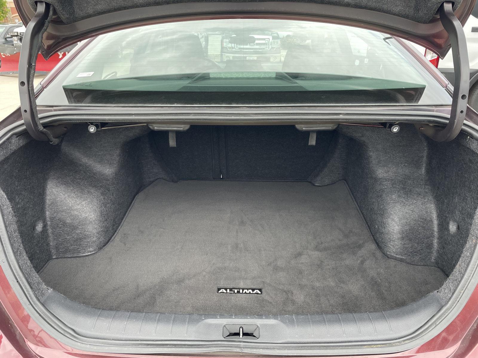 Vehicle photo 34