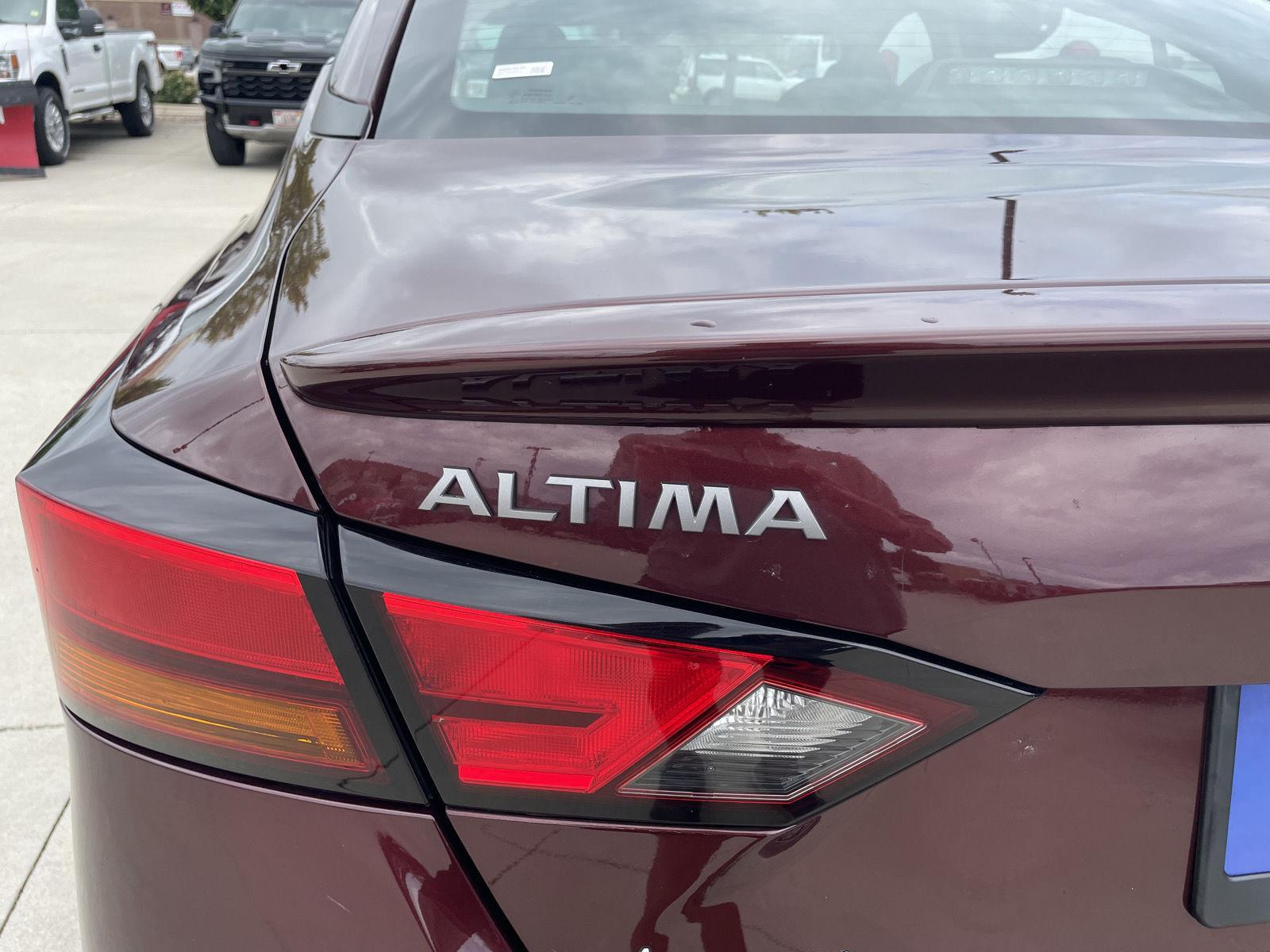 Vehicle photo 35