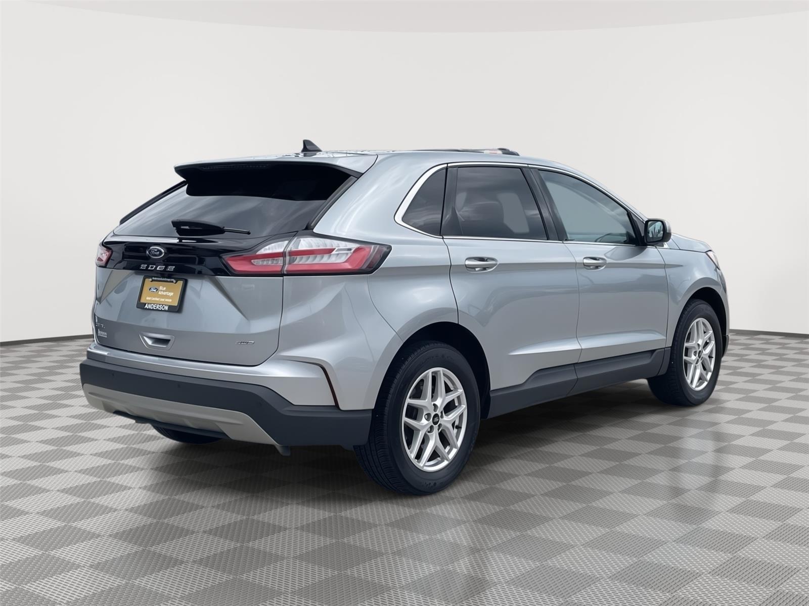 Vehicle photo 7