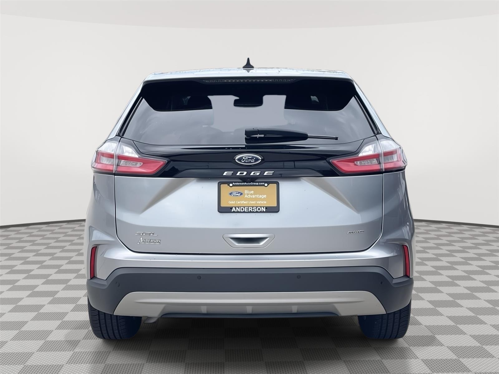 Vehicle photo 8