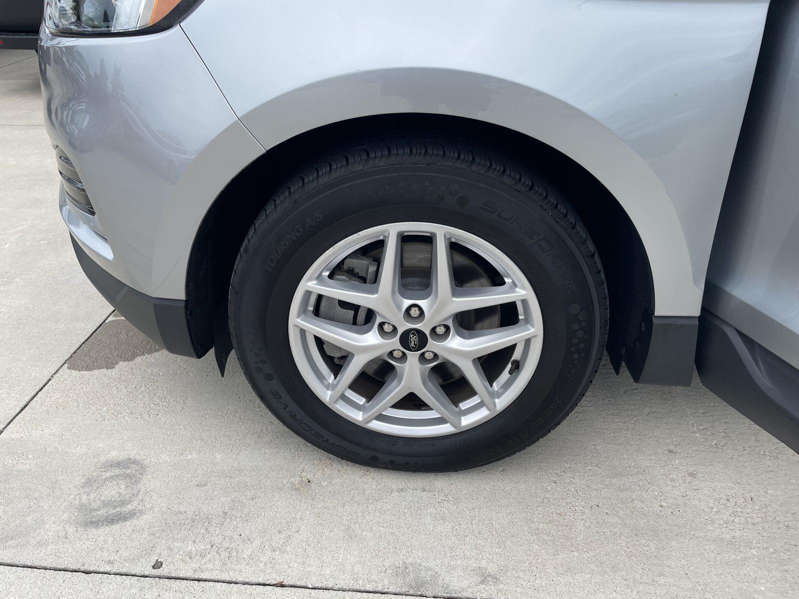 Vehicle photo 10