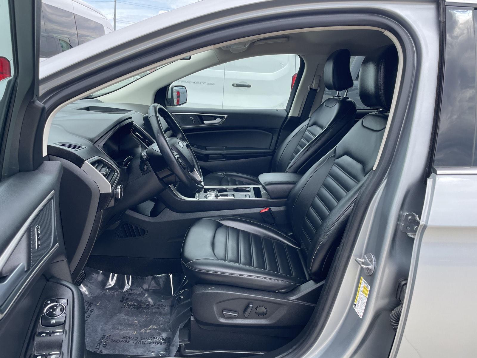 Vehicle photo 17