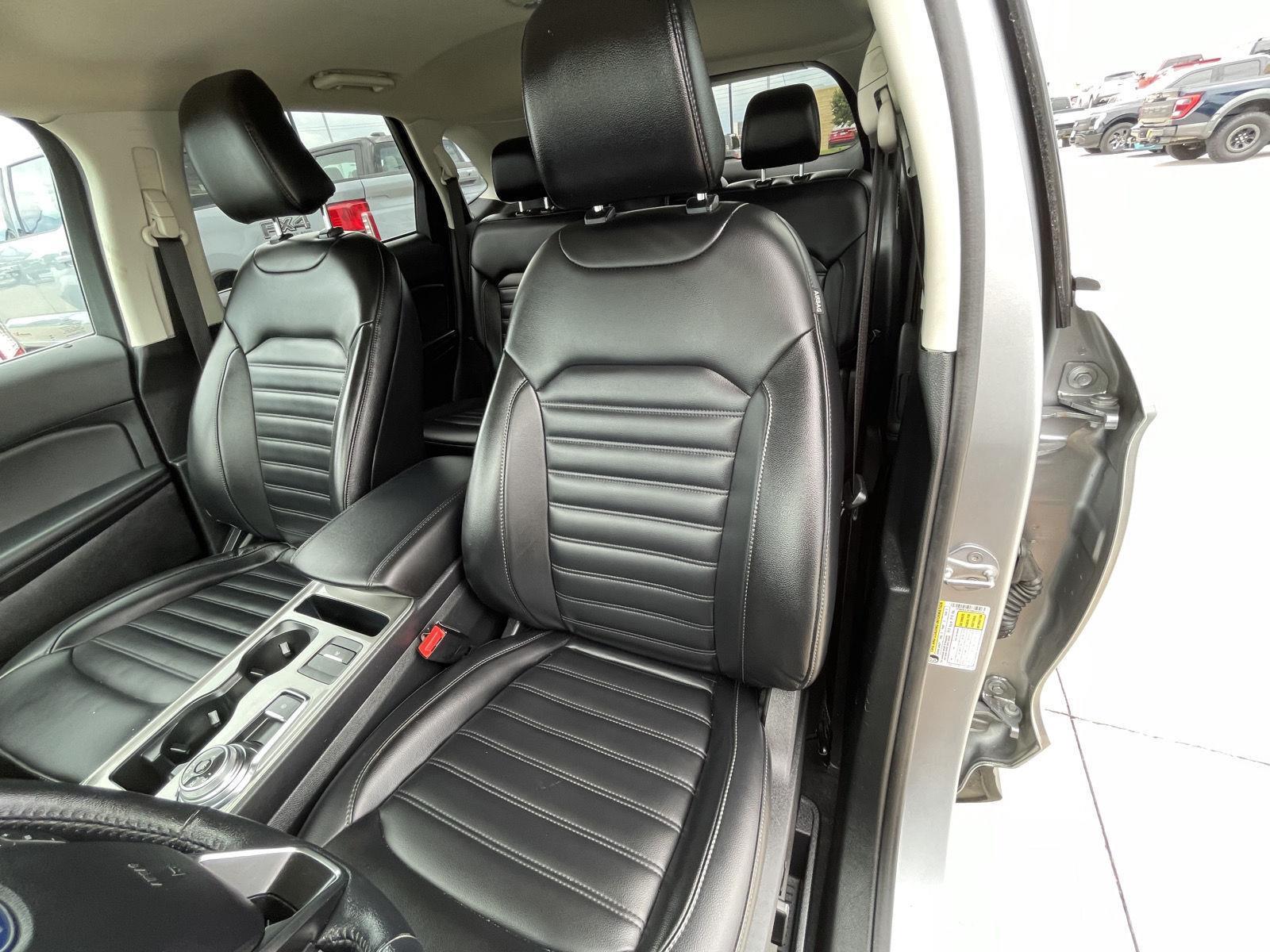 Vehicle photo 18