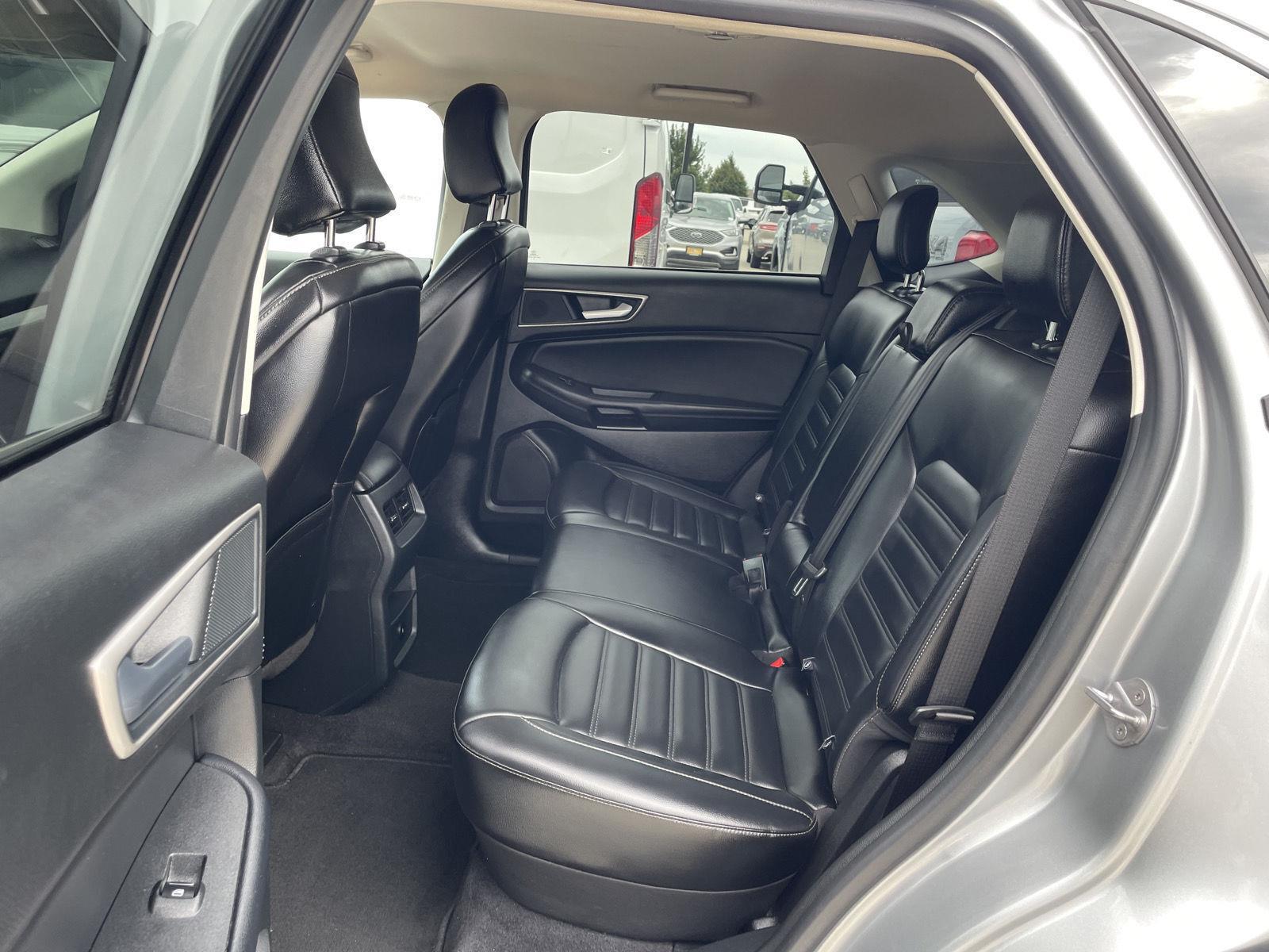 Vehicle photo 20