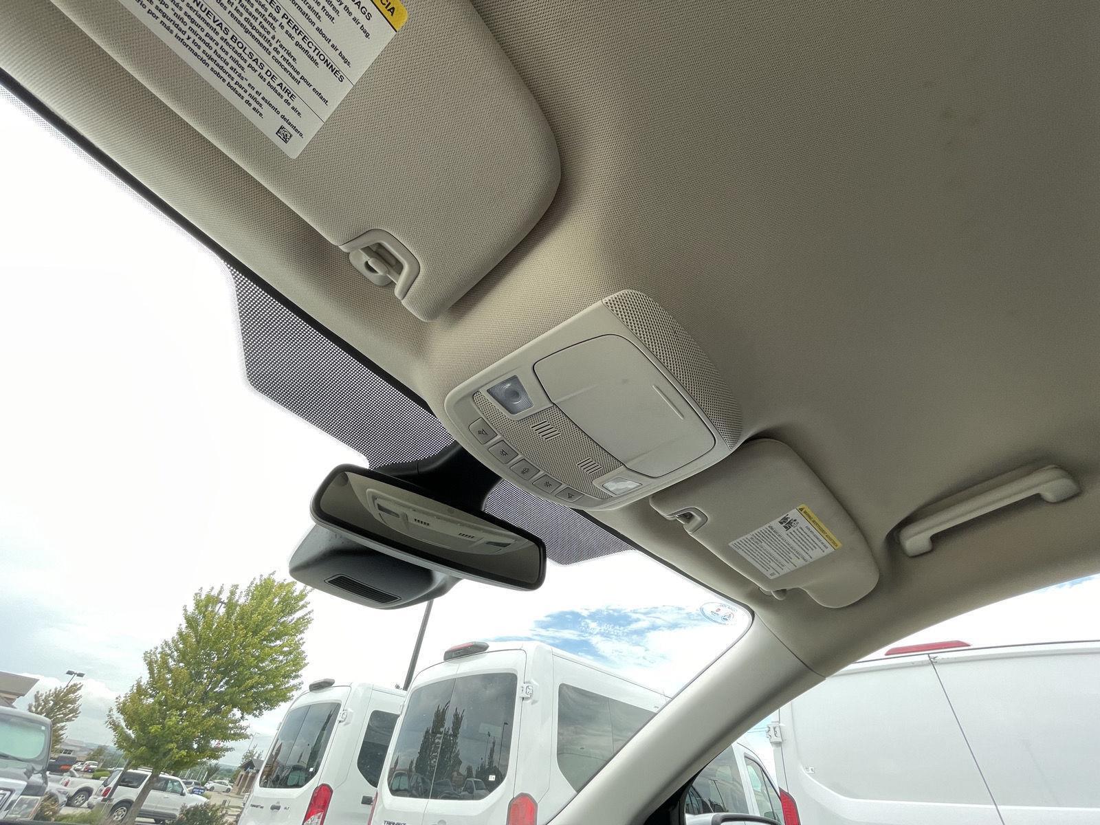 Vehicle photo 21
