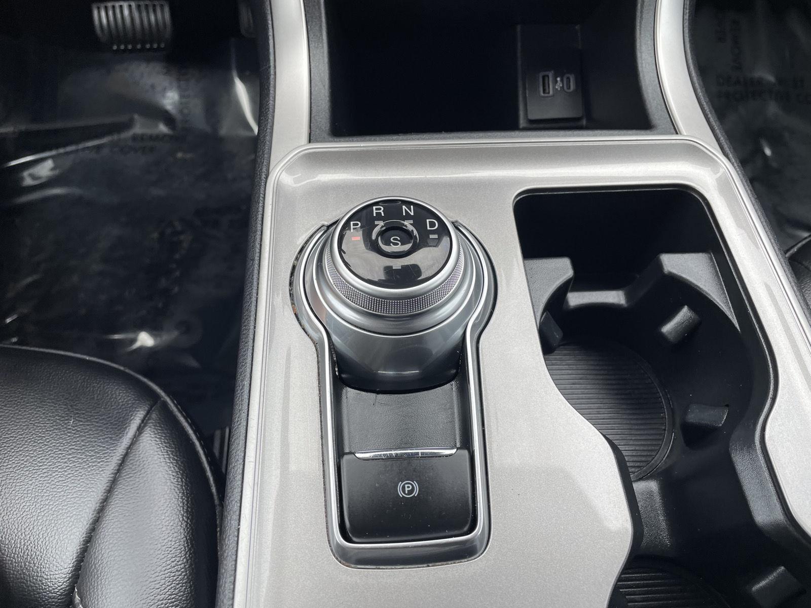 Vehicle photo 29