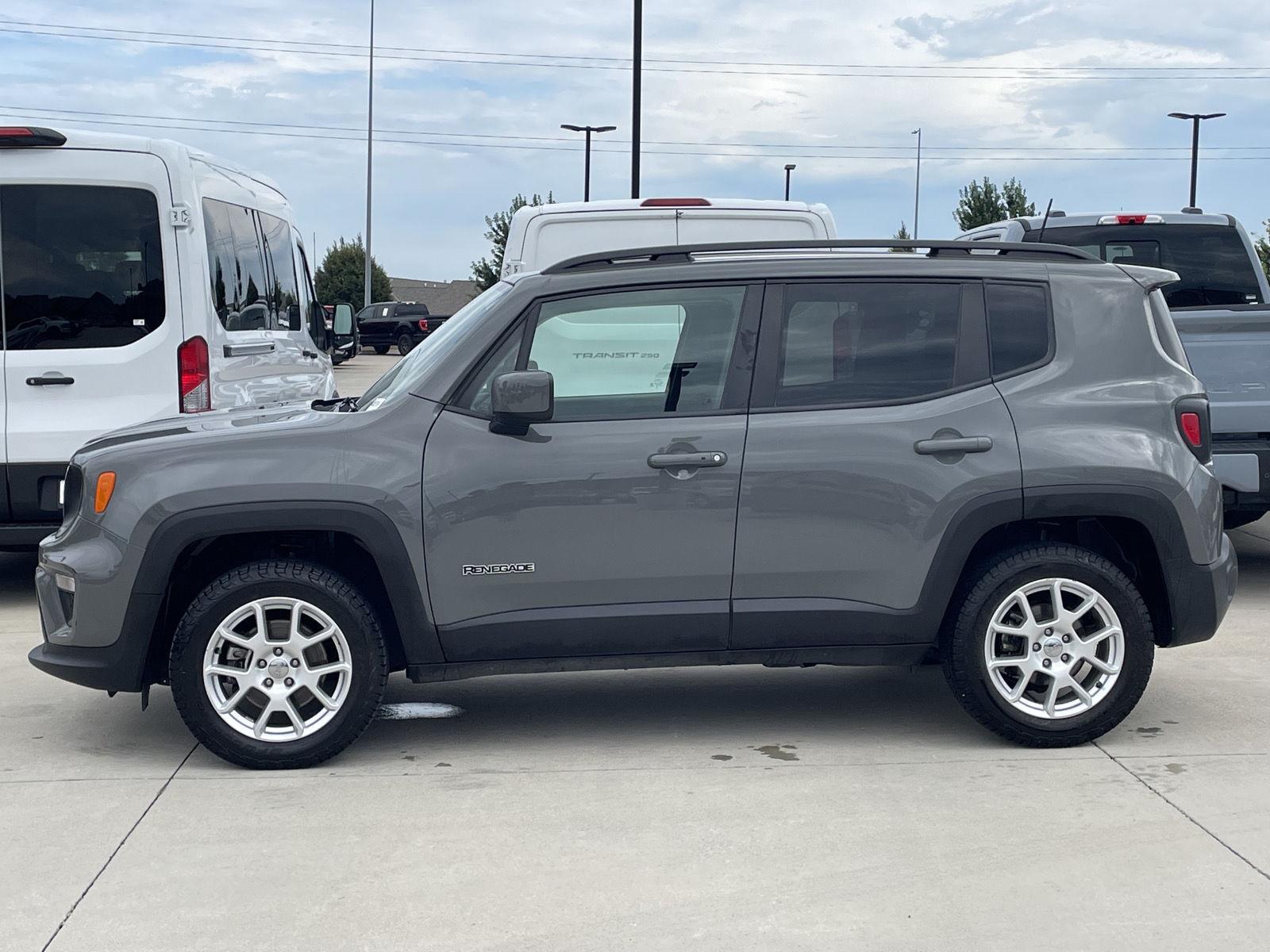 Vehicle photo 2