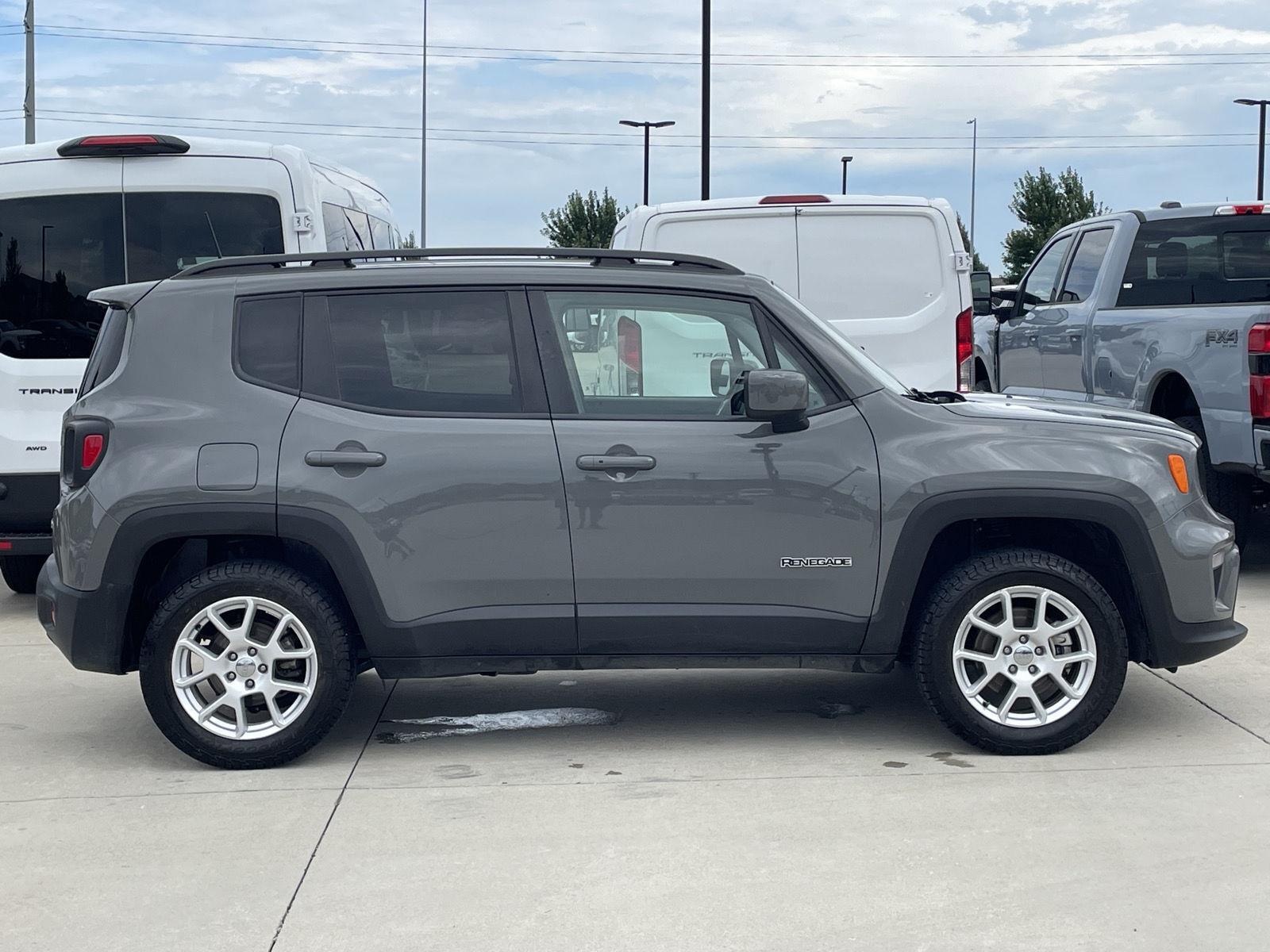 Vehicle photo 6