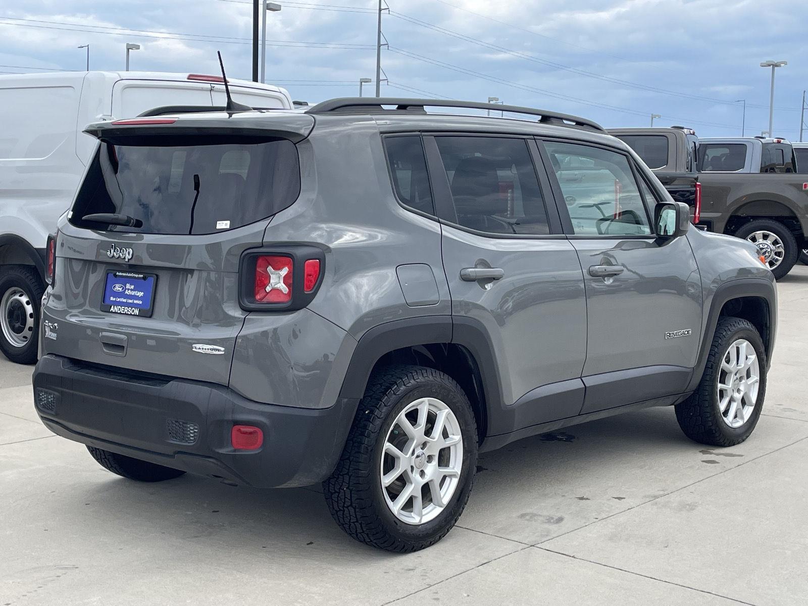 Vehicle photo 7