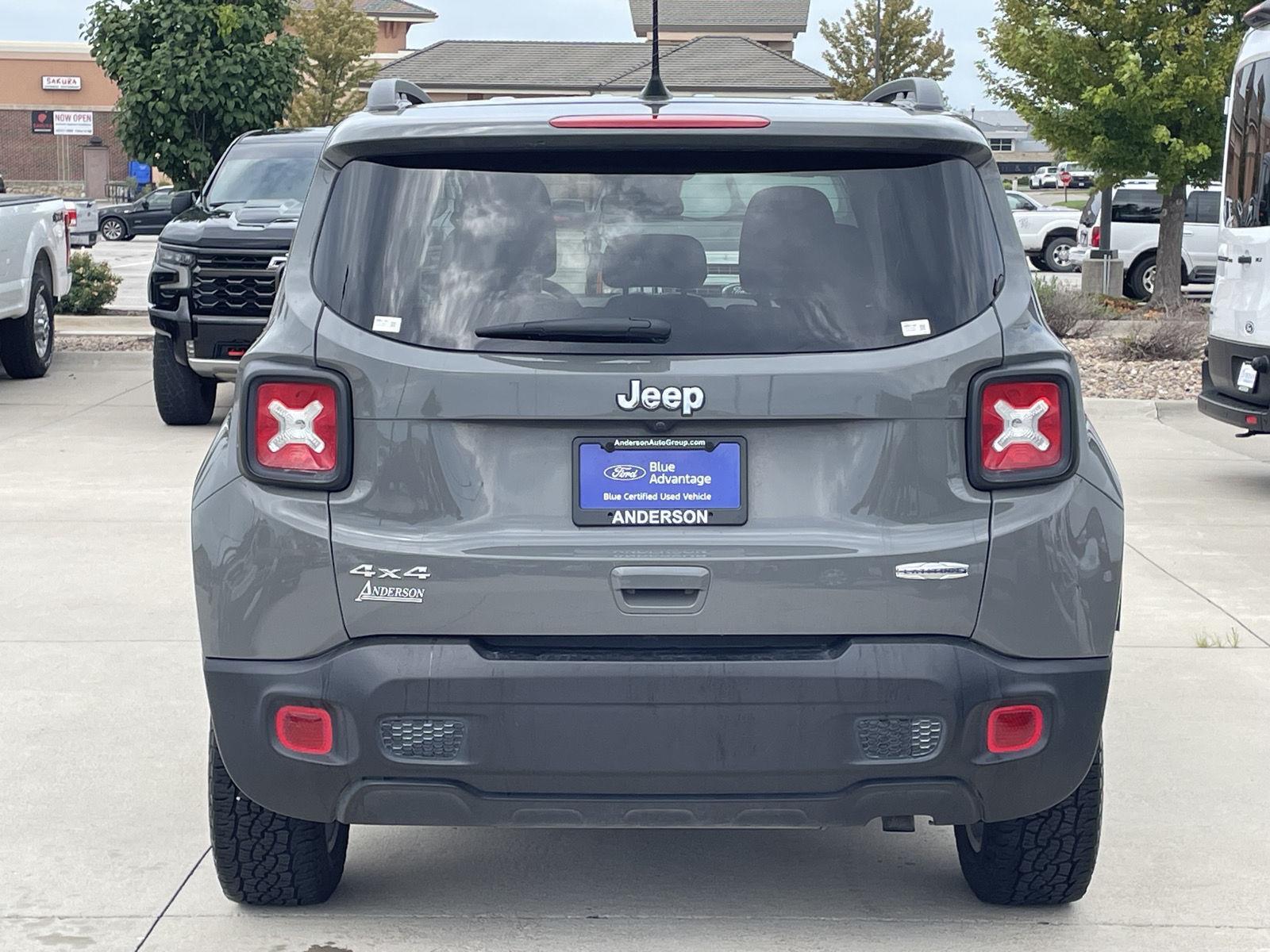 Vehicle photo 8
