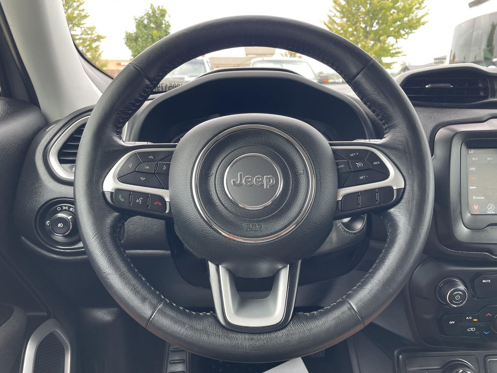 Vehicle photo 12