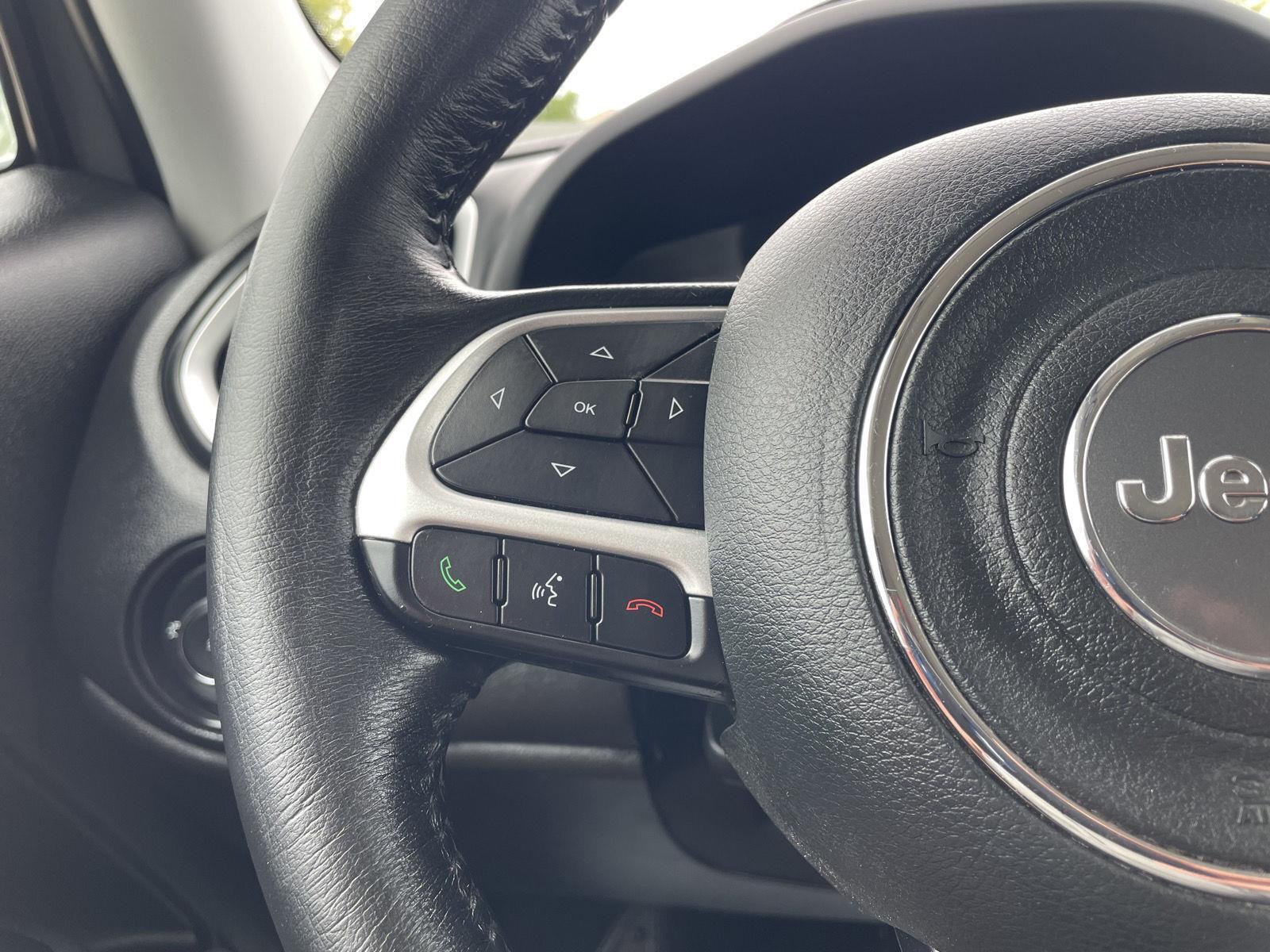 Vehicle photo 13