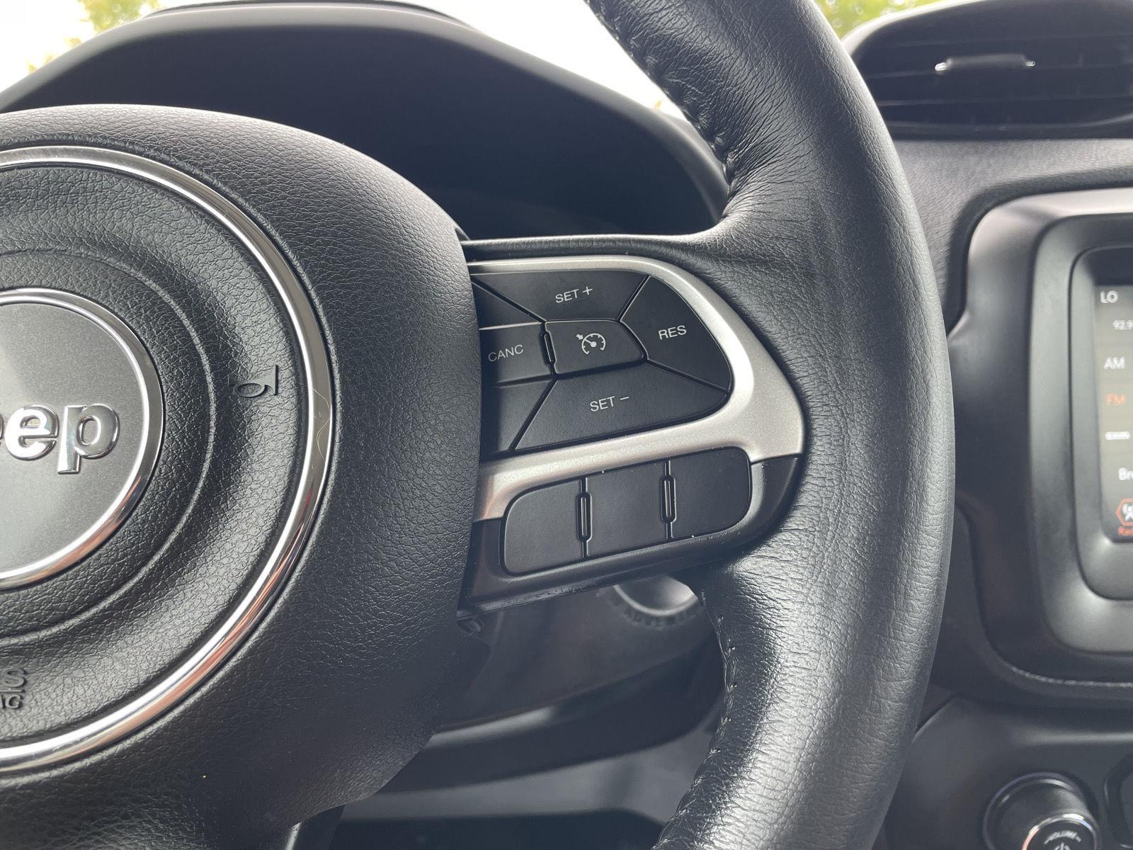 Vehicle photo 14