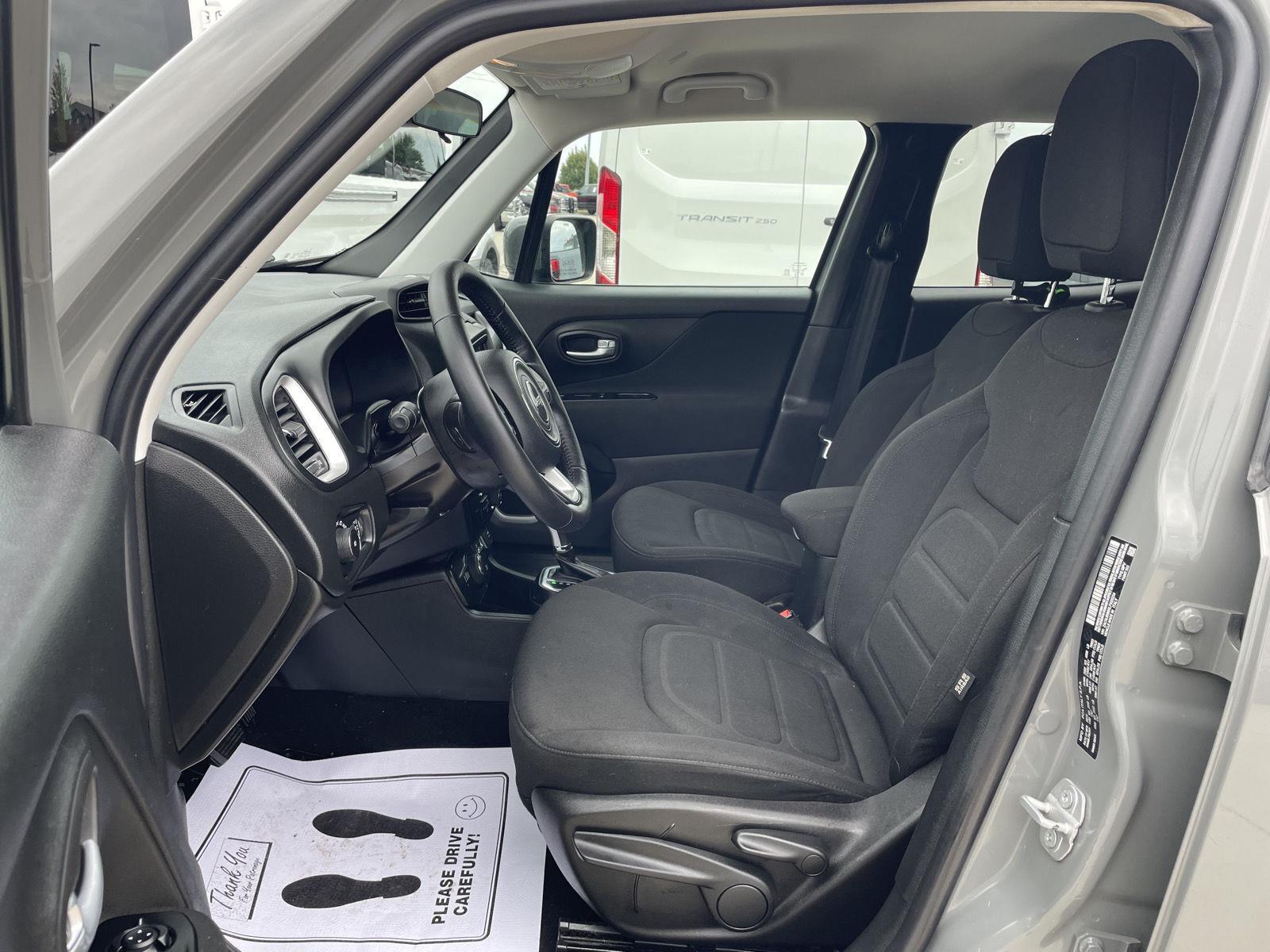 Vehicle photo 17