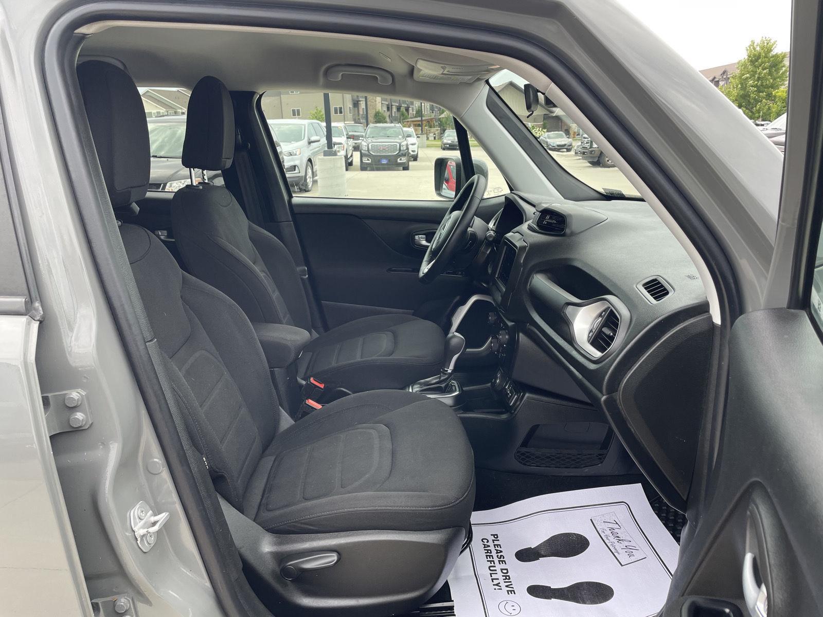 Vehicle photo 18