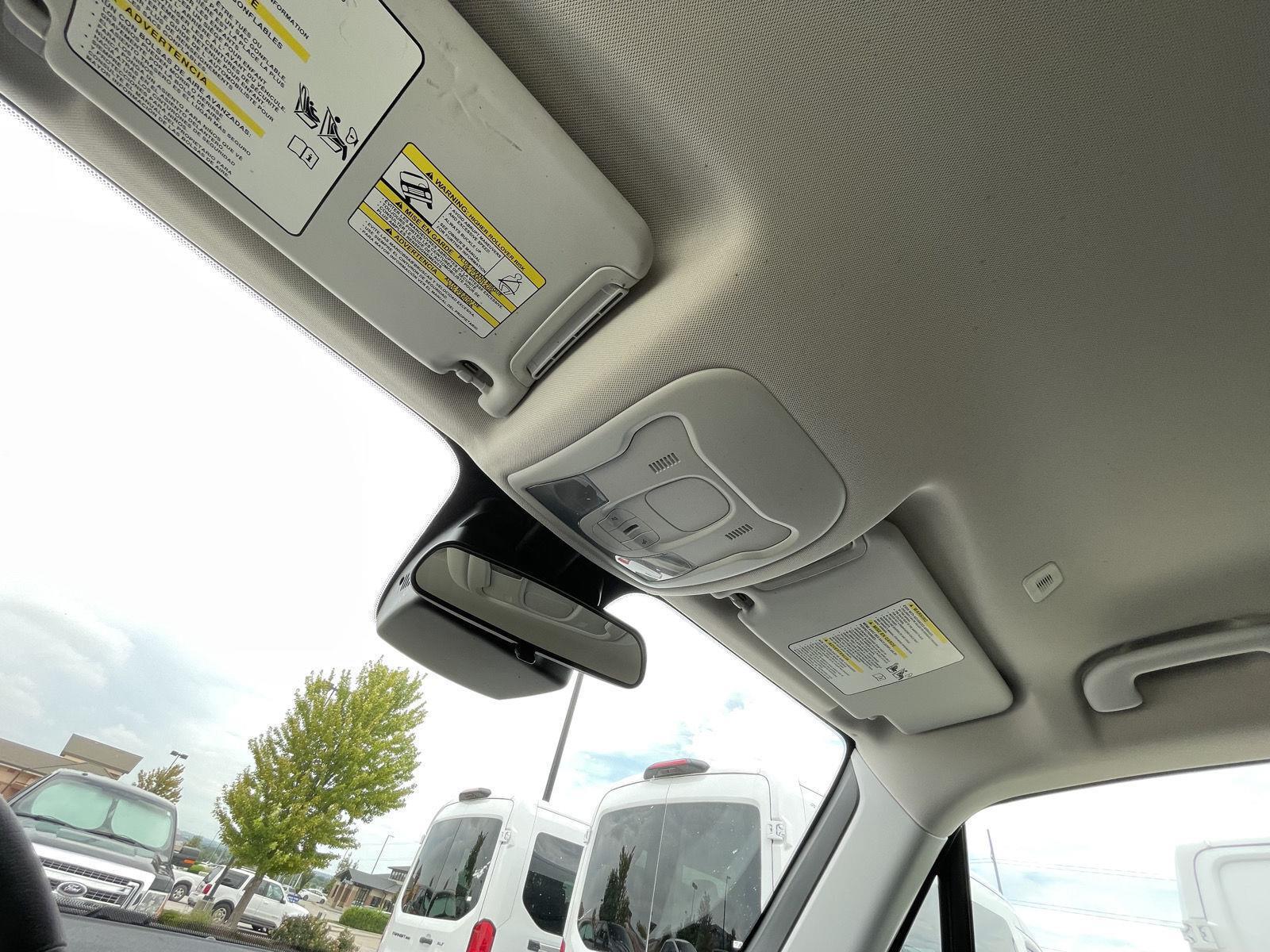 Vehicle photo 20