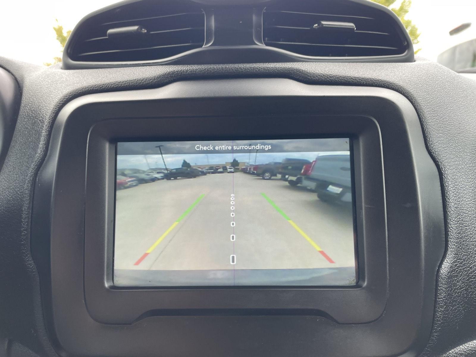 Vehicle photo 22