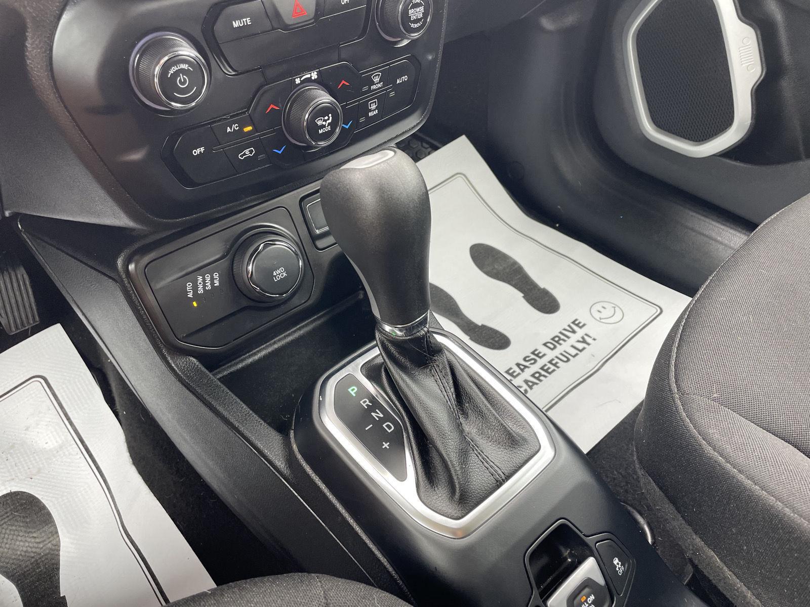 Vehicle photo 27