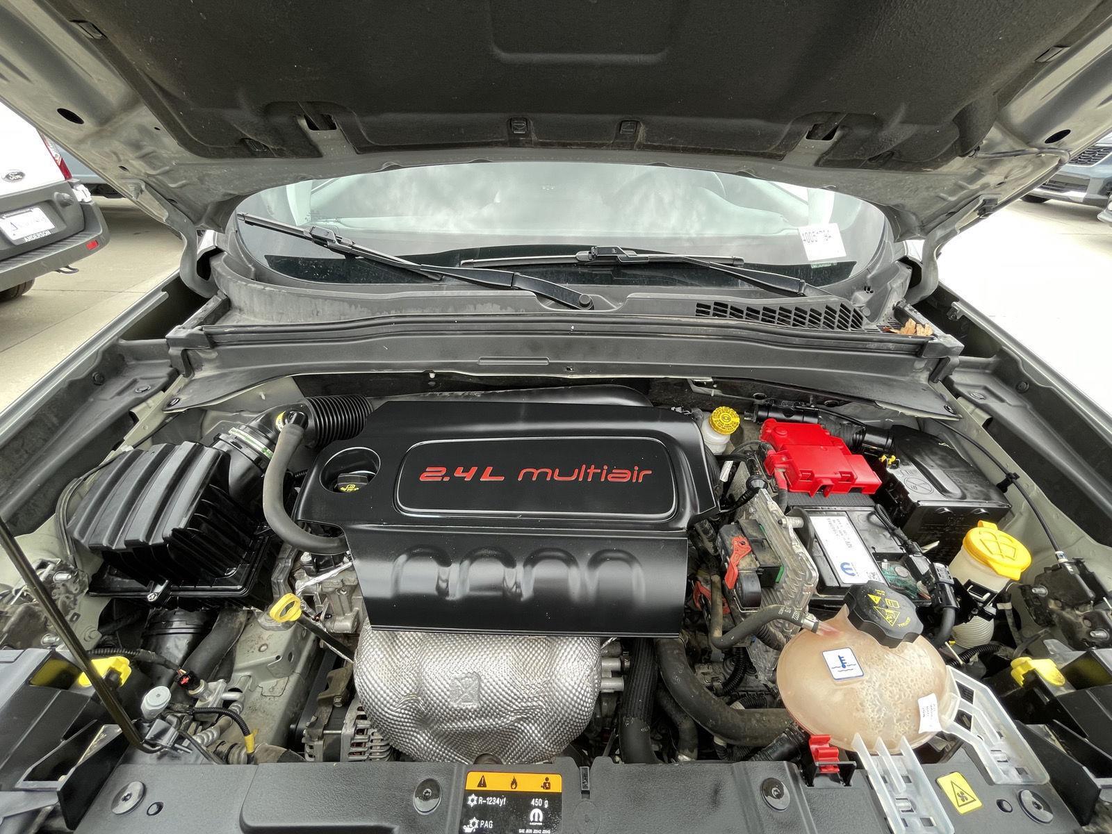 Vehicle photo 29