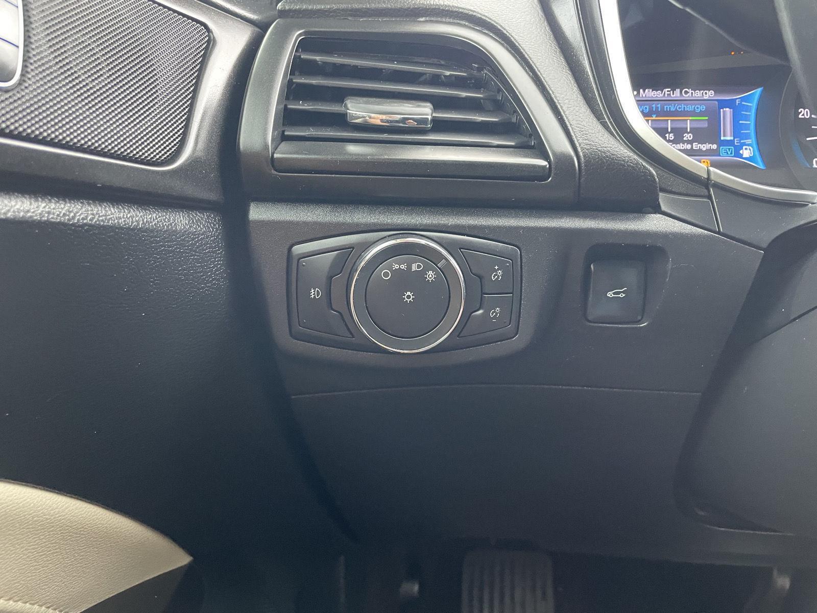 Vehicle photo 16