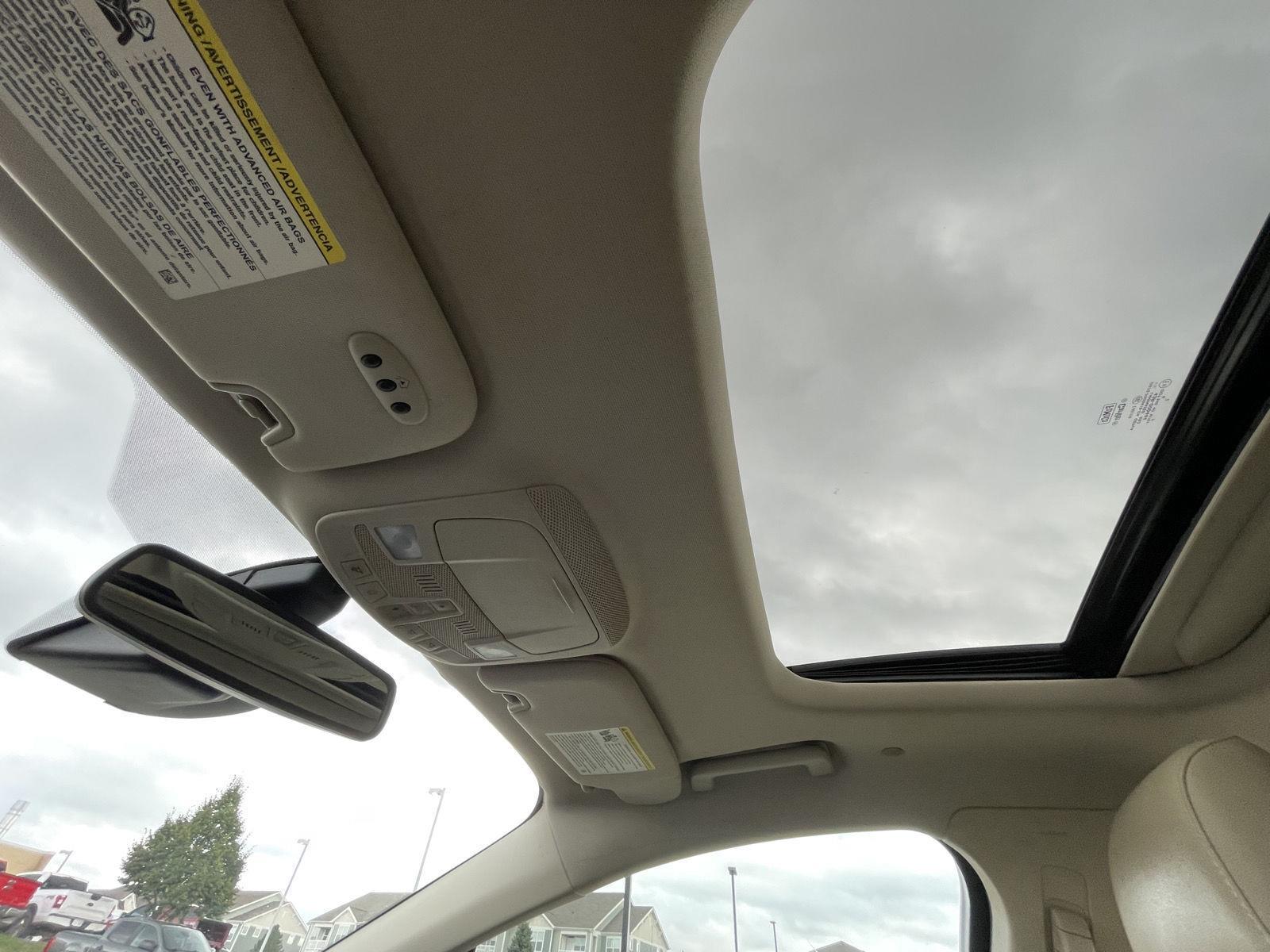 Vehicle photo 21