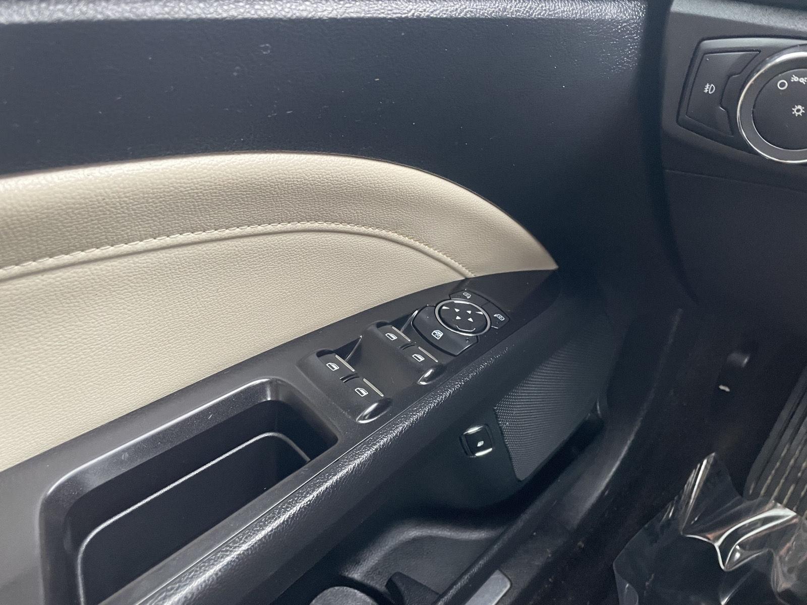 Vehicle photo 31