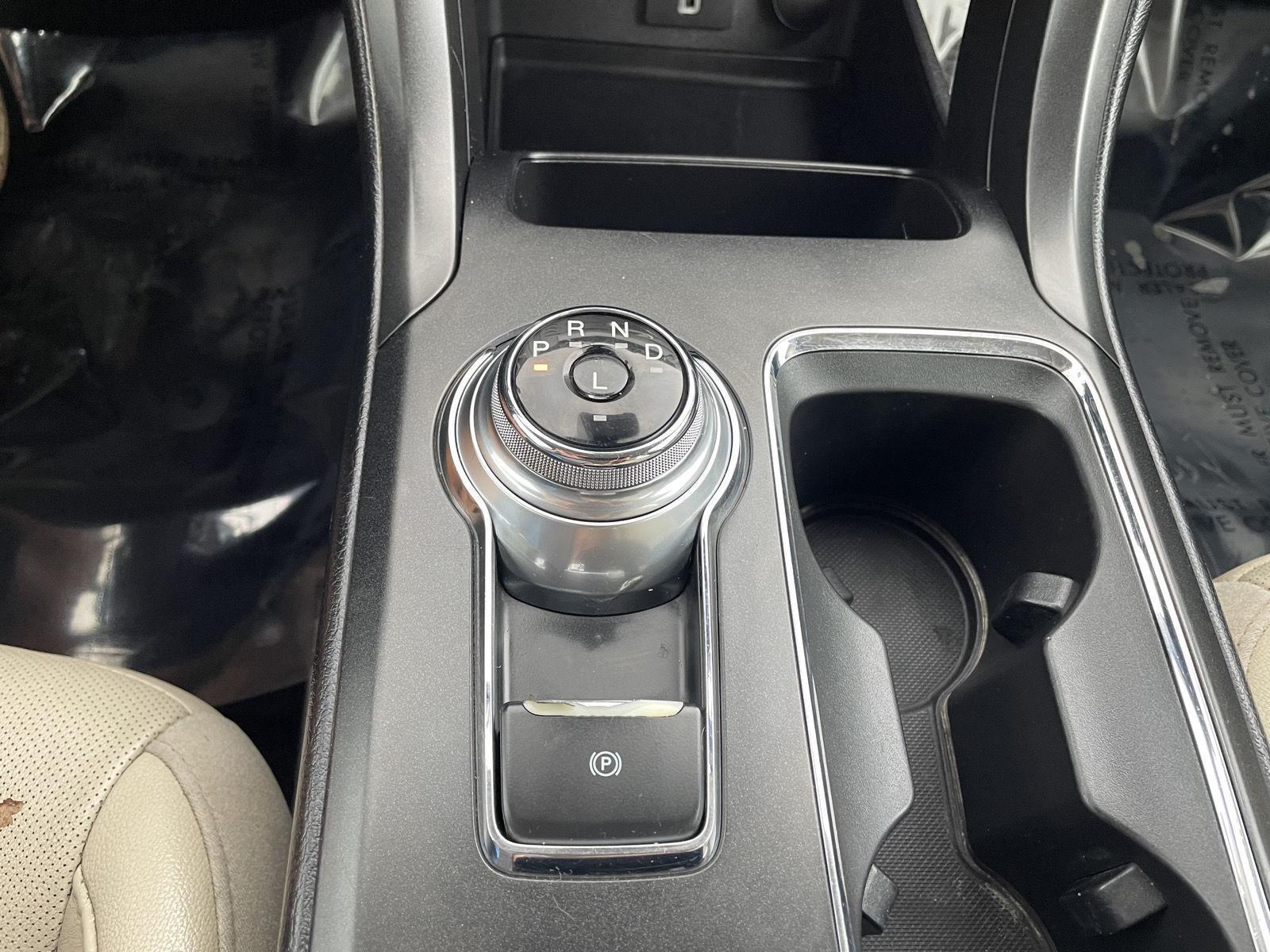 Vehicle photo 32