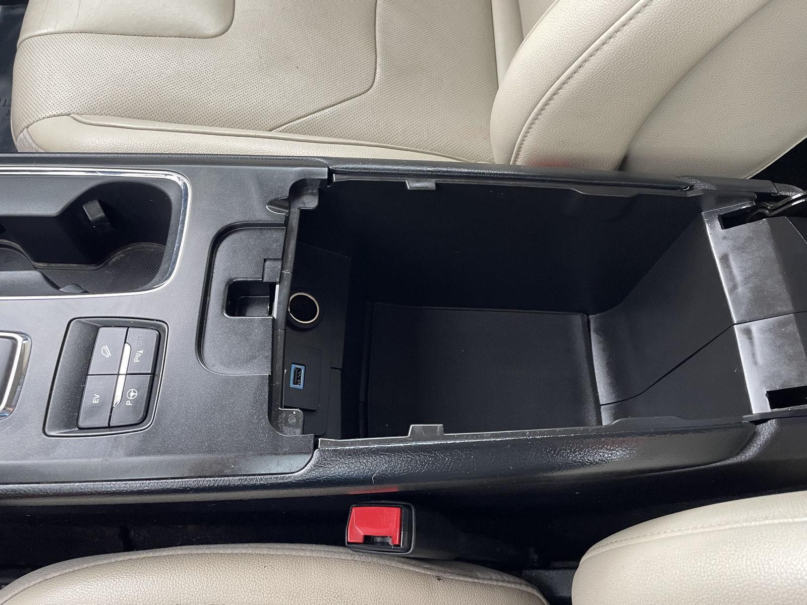 Vehicle photo 33