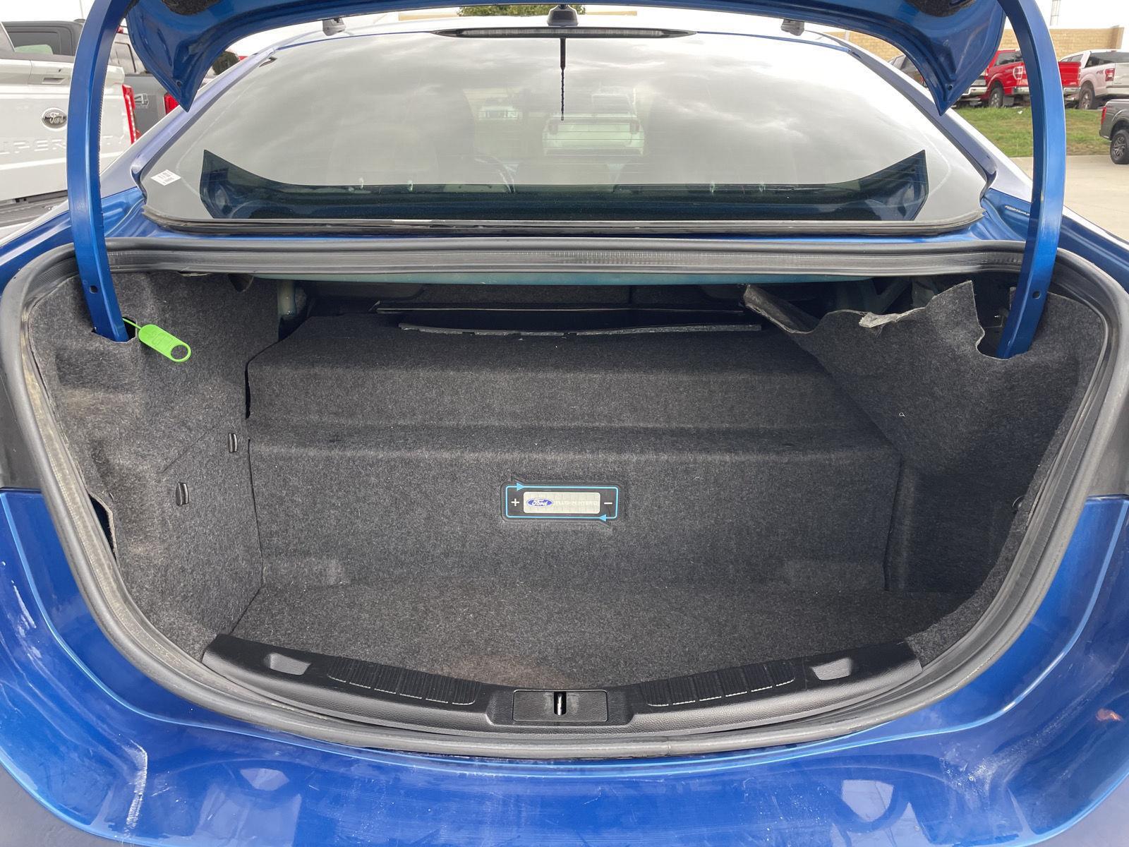 Vehicle photo 37