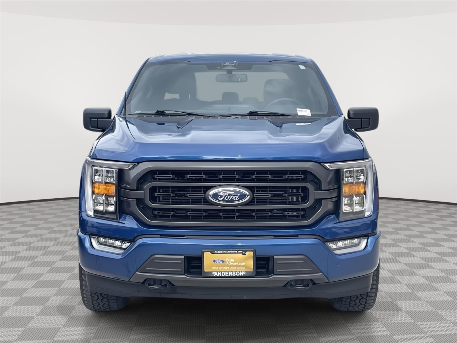 Vehicle photo 4