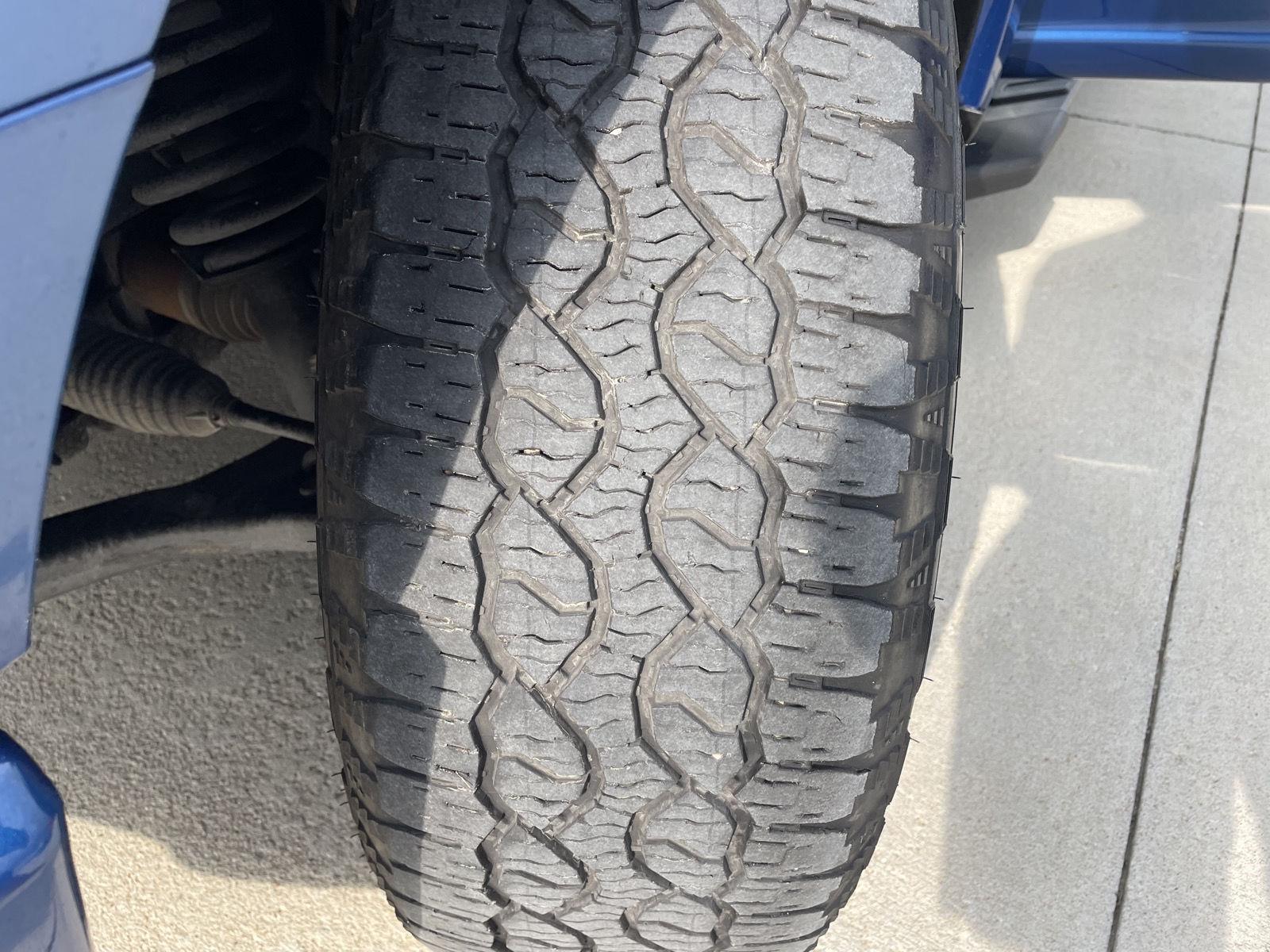 Vehicle photo 11