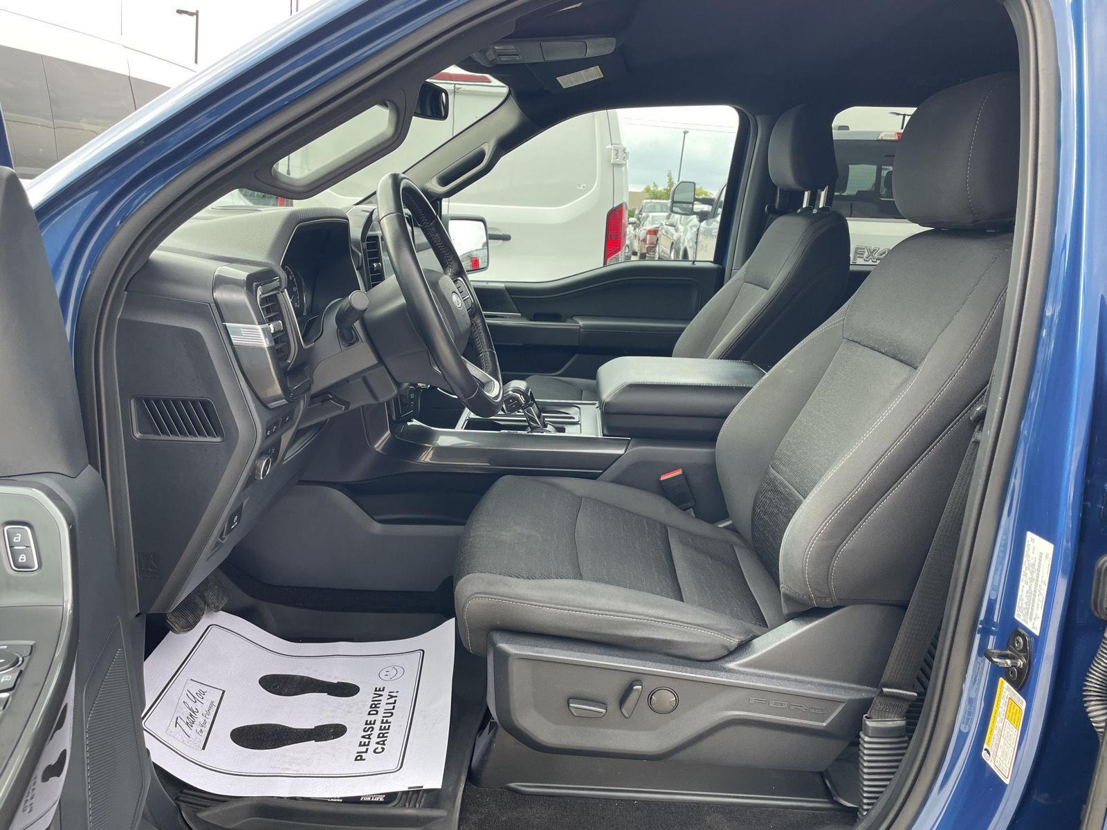 Vehicle photo 17