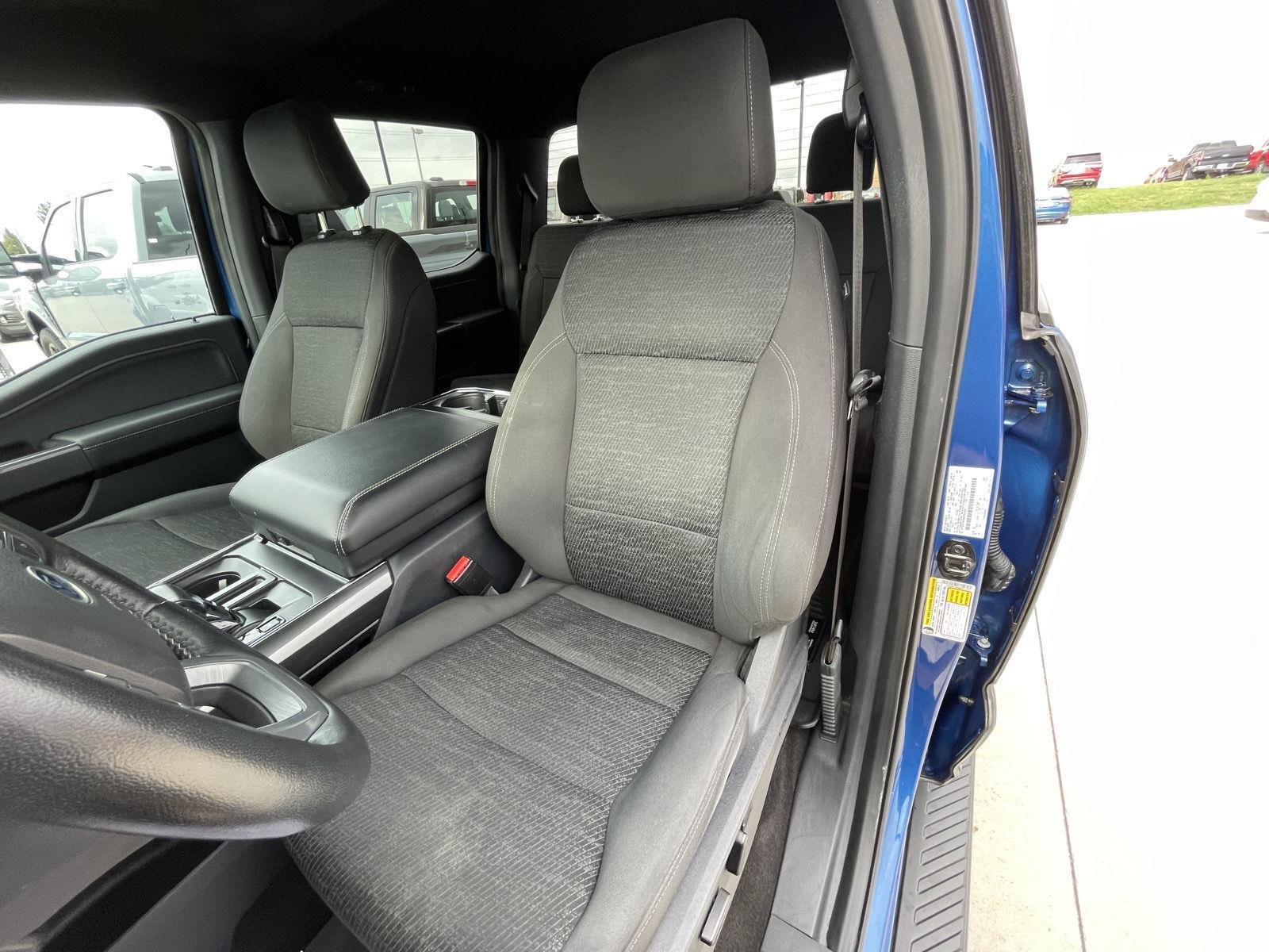 Vehicle photo 18