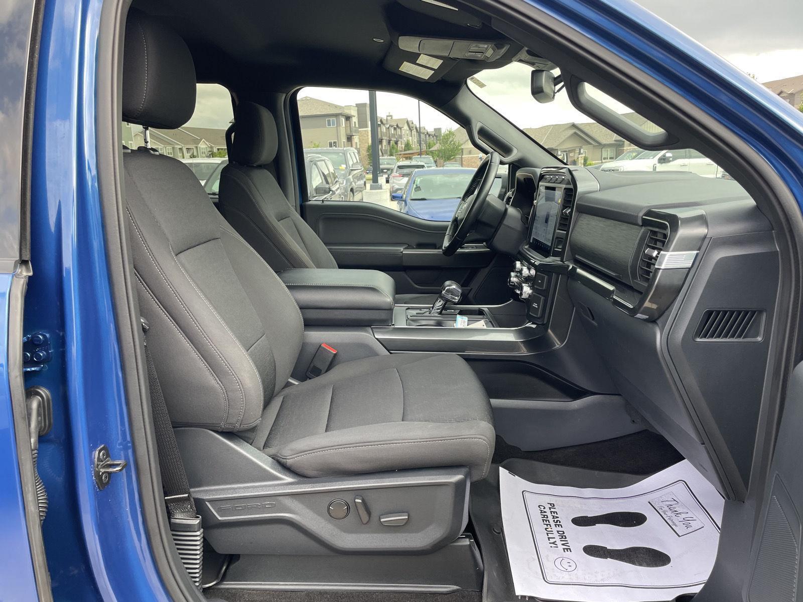 Vehicle photo 19