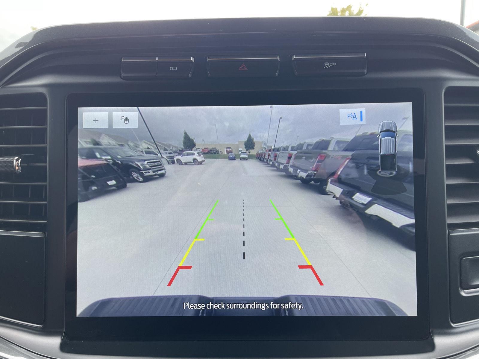 Vehicle photo 23