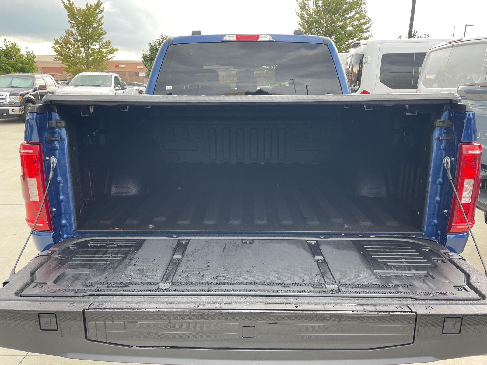 Vehicle photo 35