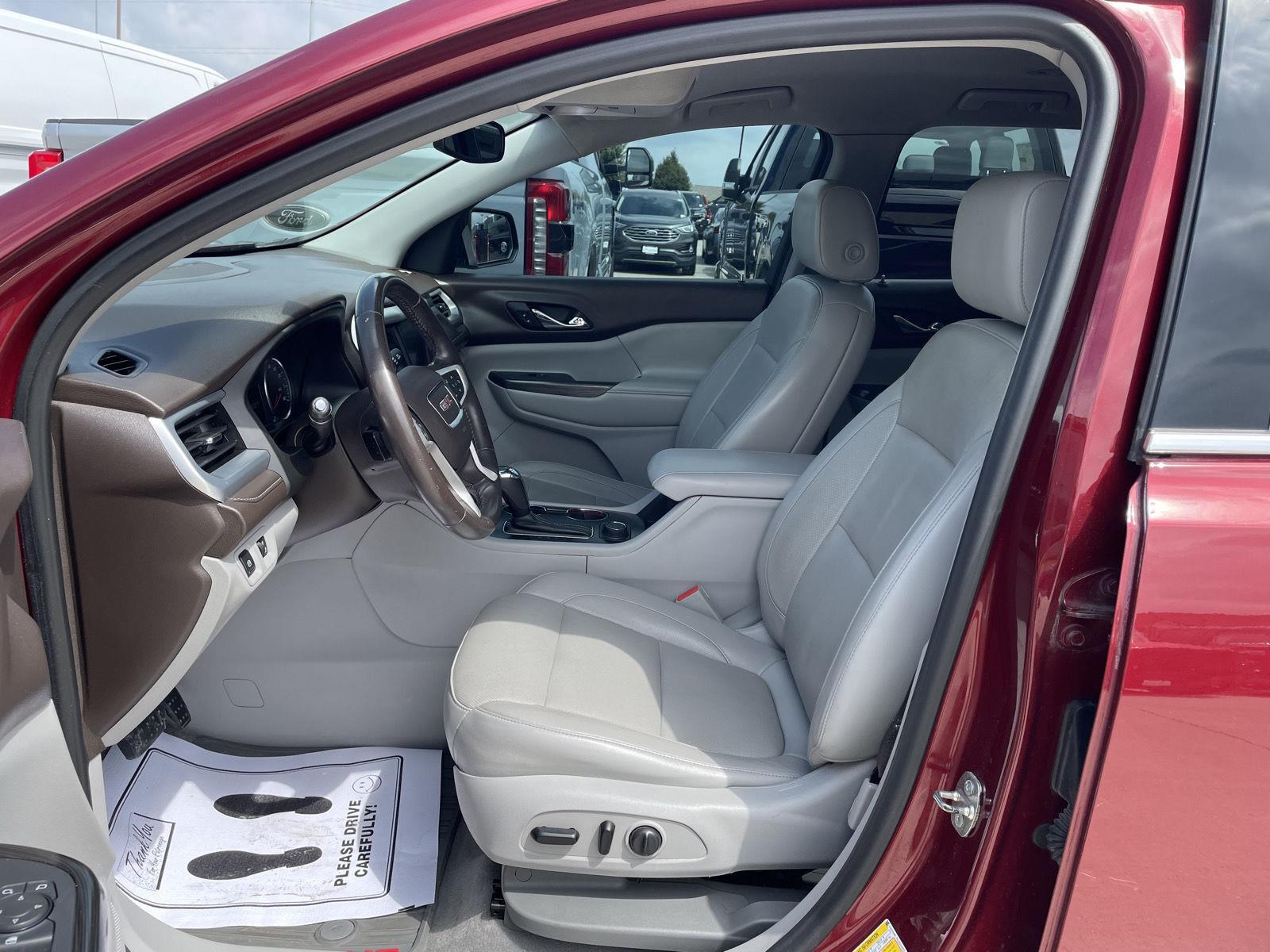Vehicle photo 16