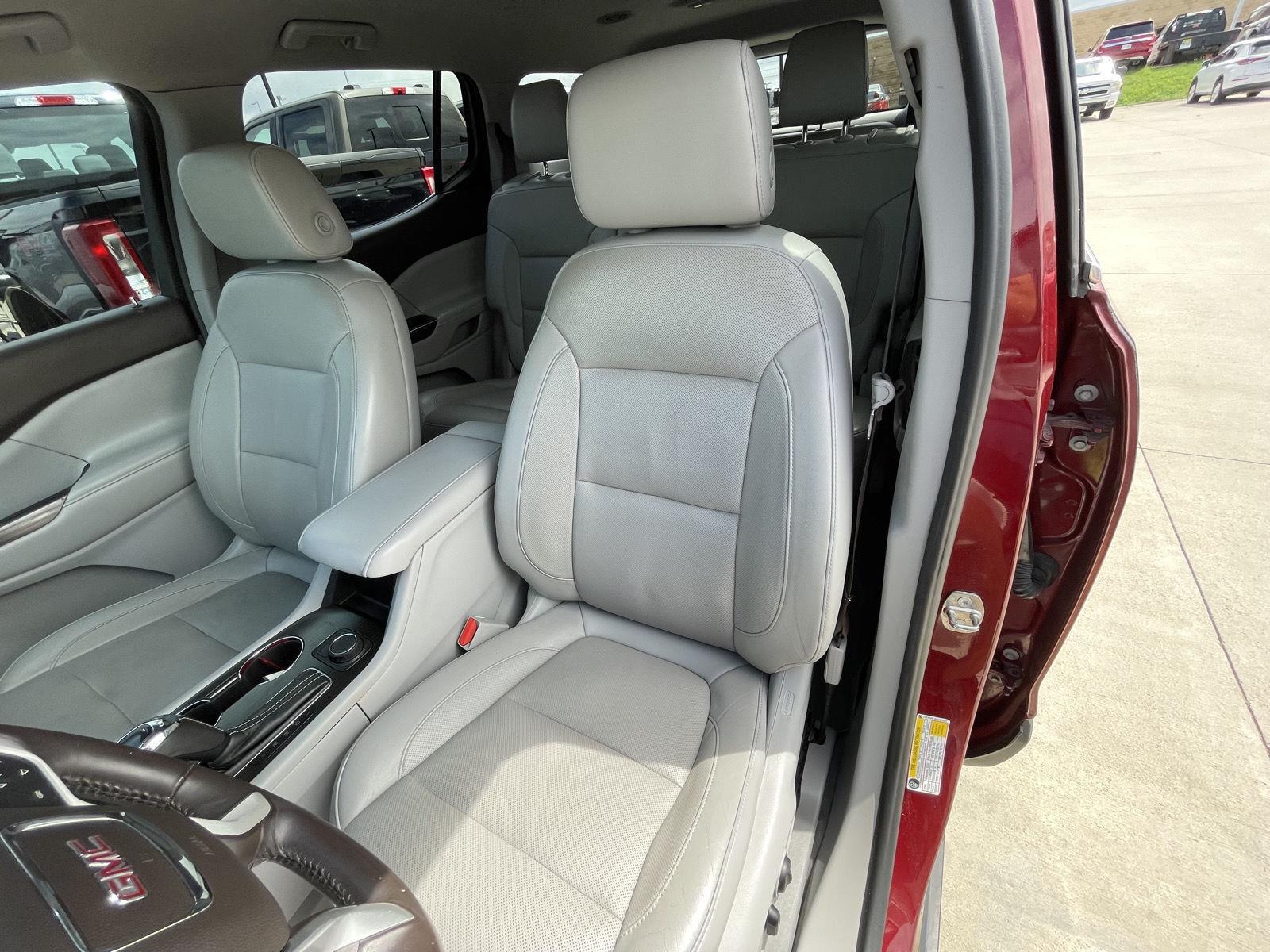 Vehicle photo 17
