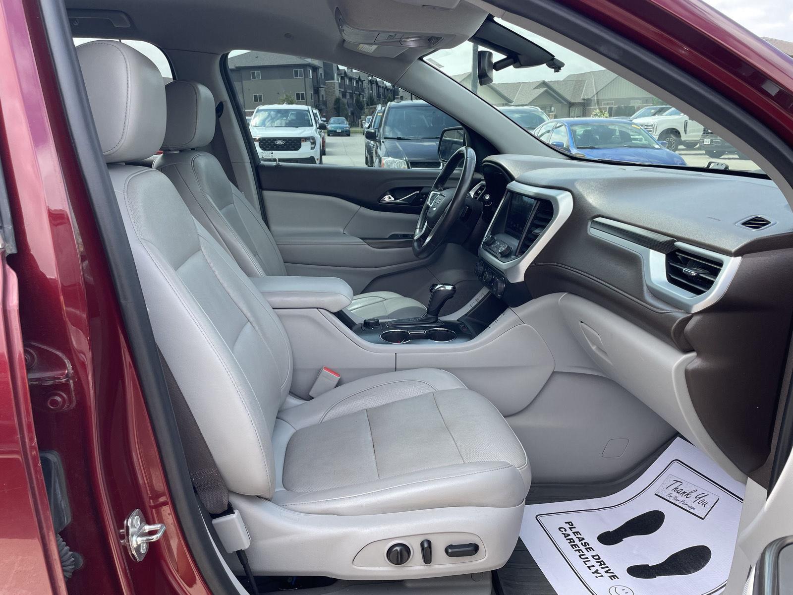 Vehicle photo 18