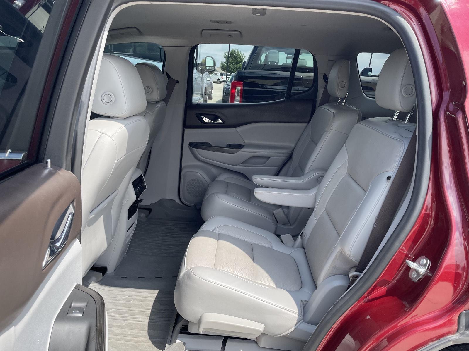Vehicle photo 19