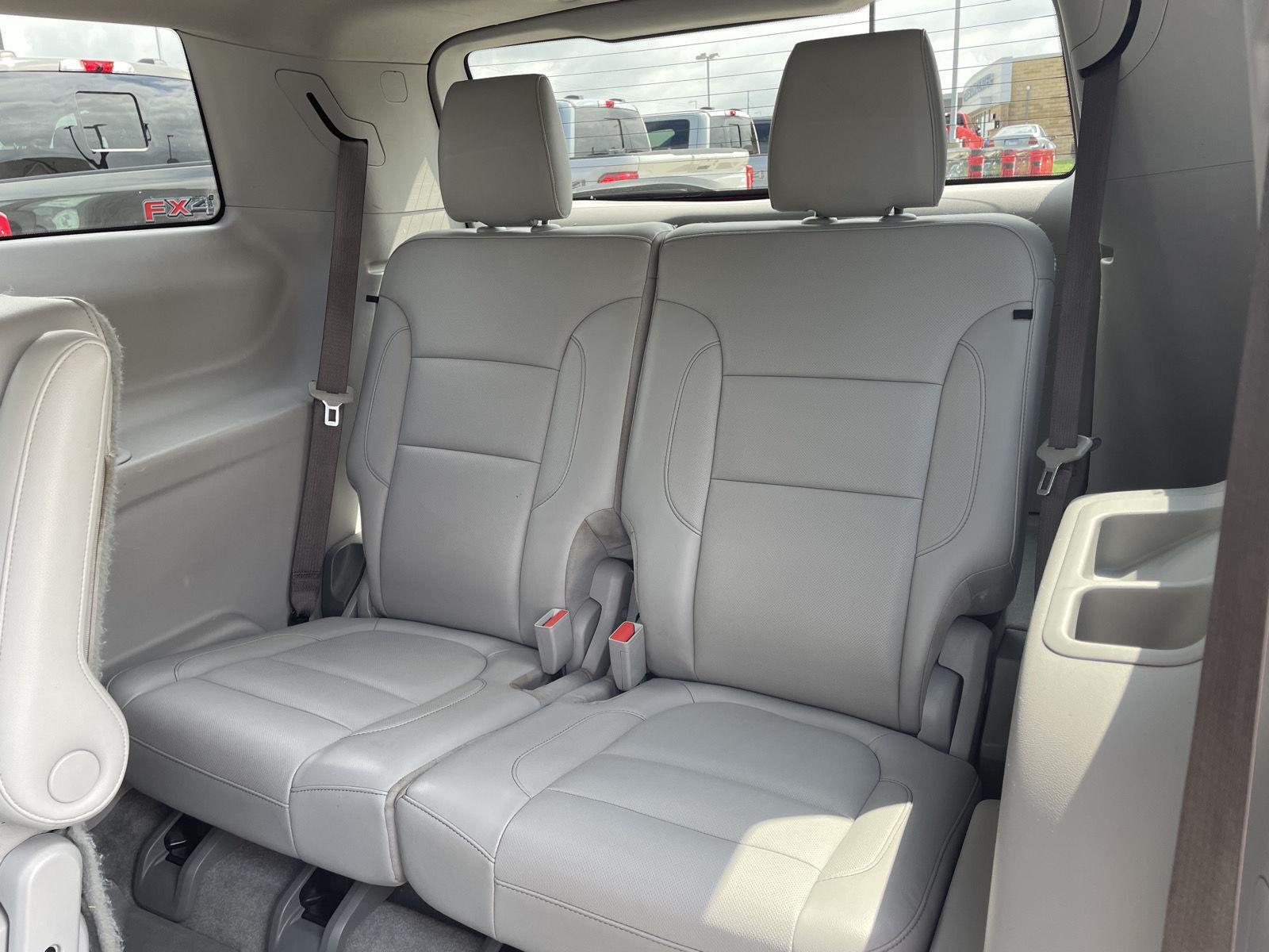 Vehicle photo 21