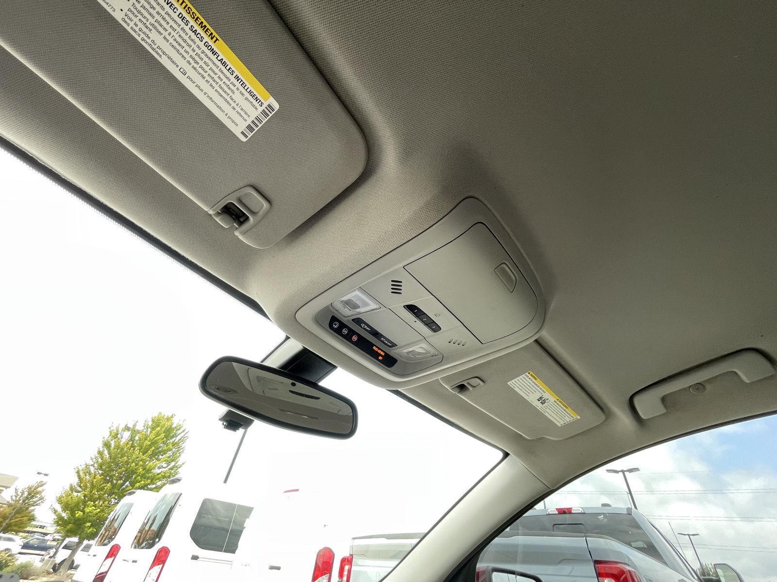 Vehicle photo 22