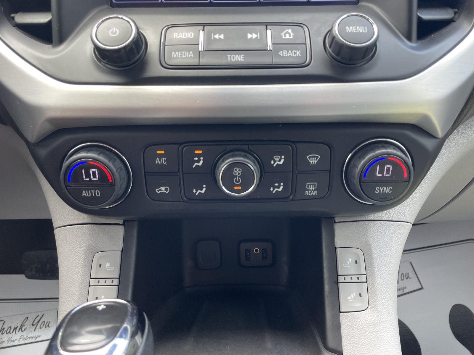 Vehicle photo 28